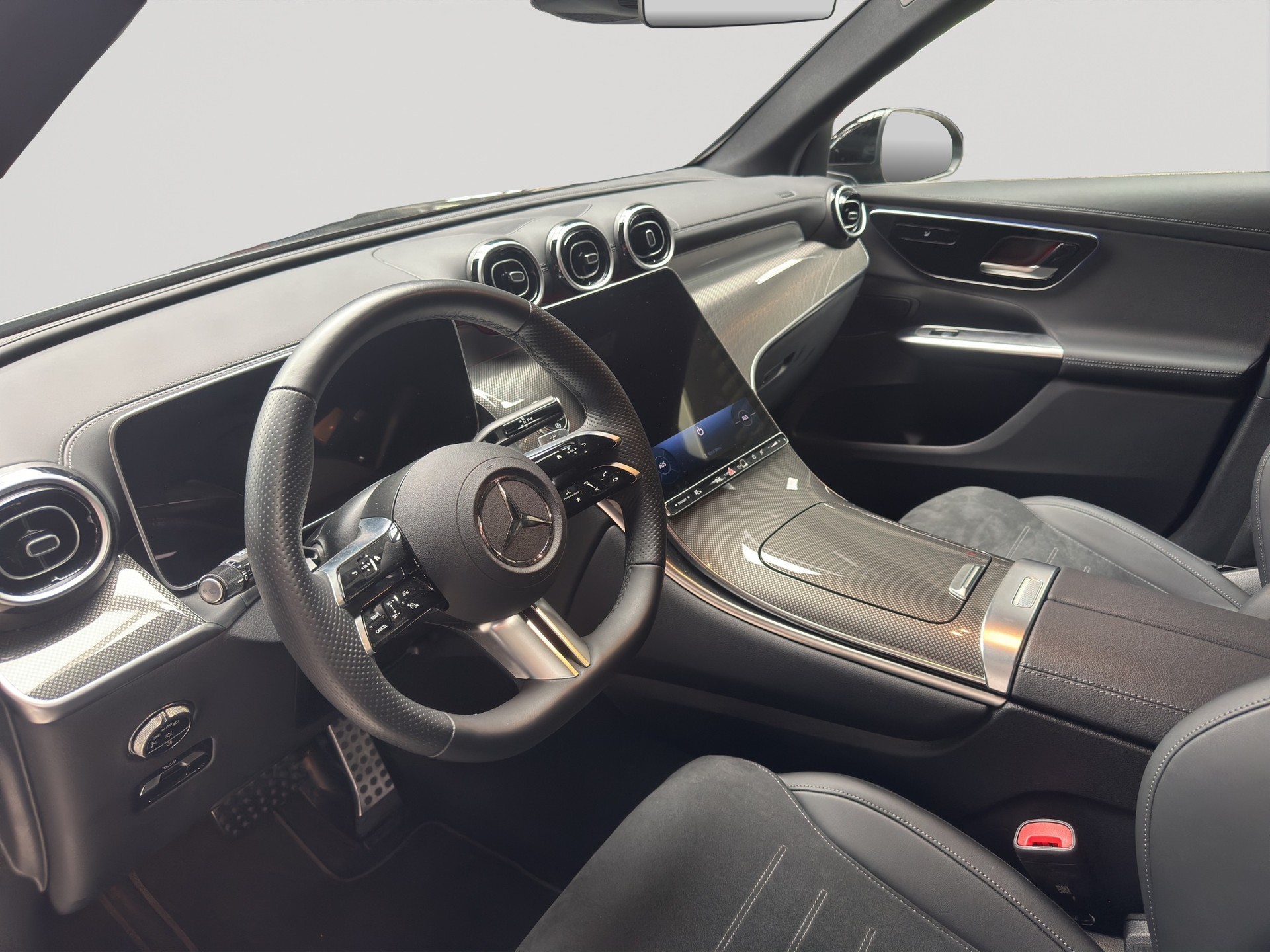 MERCEDES-BENZ GLC 300 d 4Matic 9G-Tronic AMG - Night-image-7