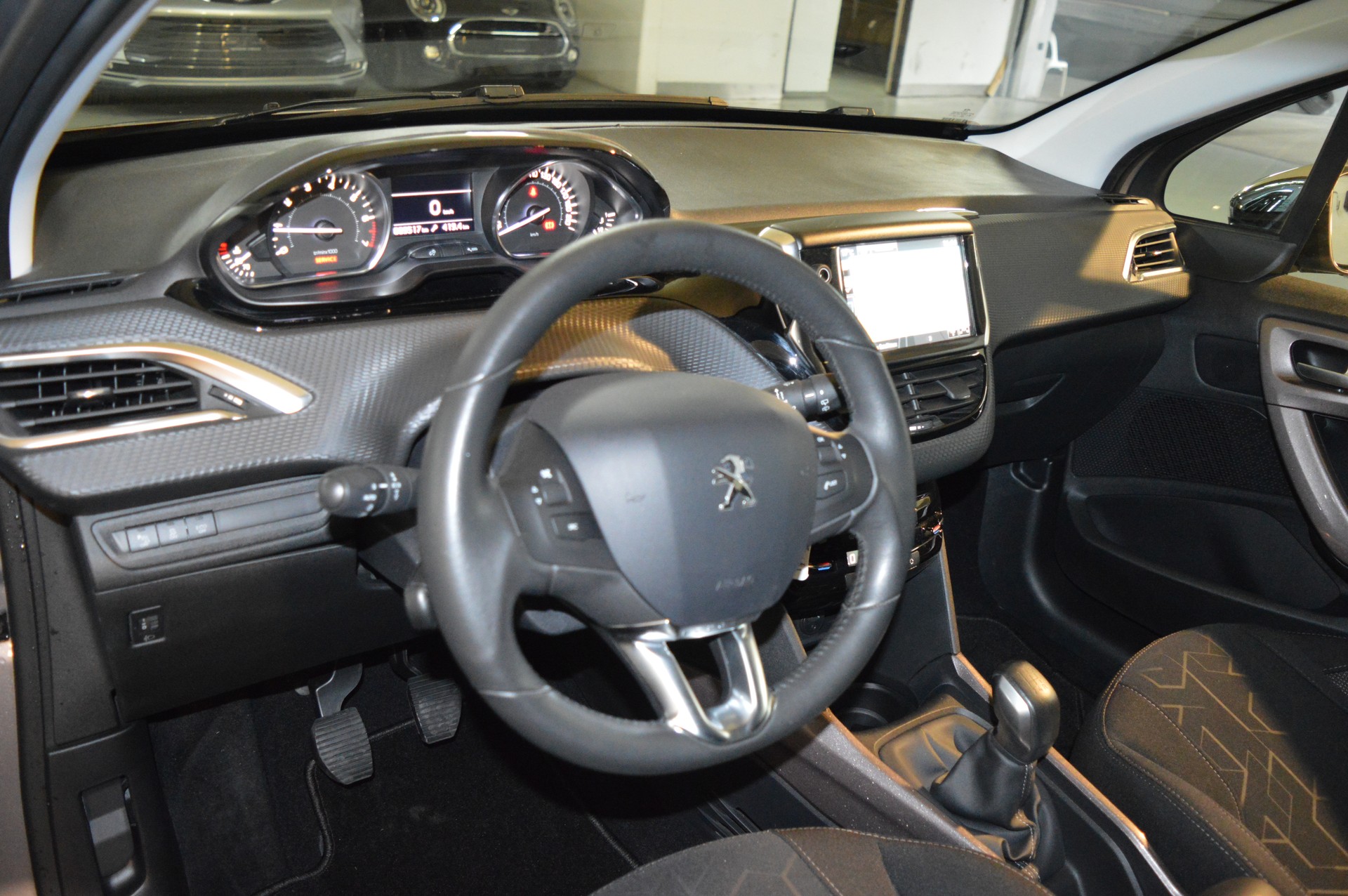 PEUGEOT 2008 1.2 PureTech Style-image-7