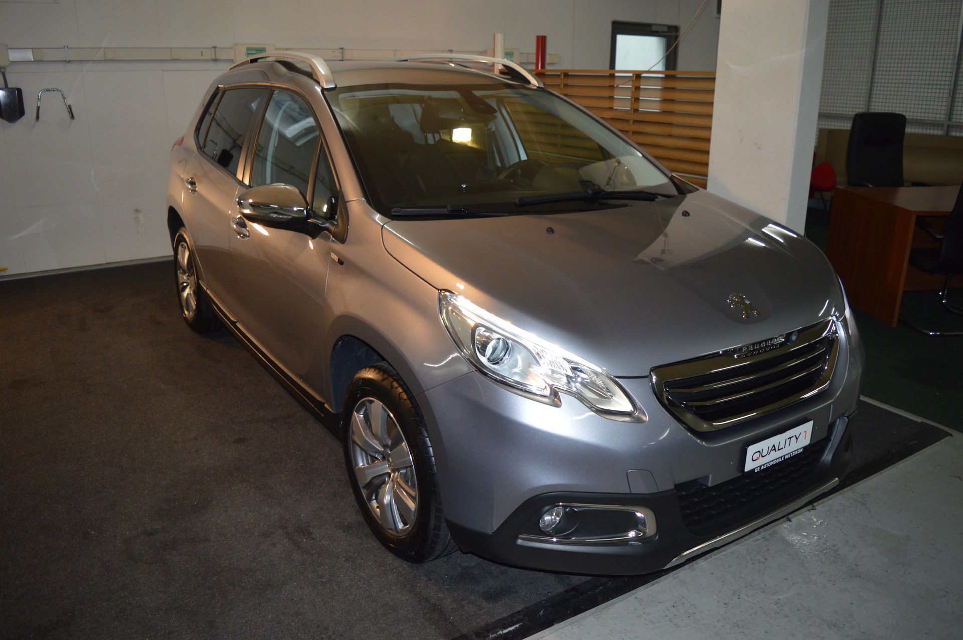 PEUGEOT 2008 1.2 PureTech Style-image-3