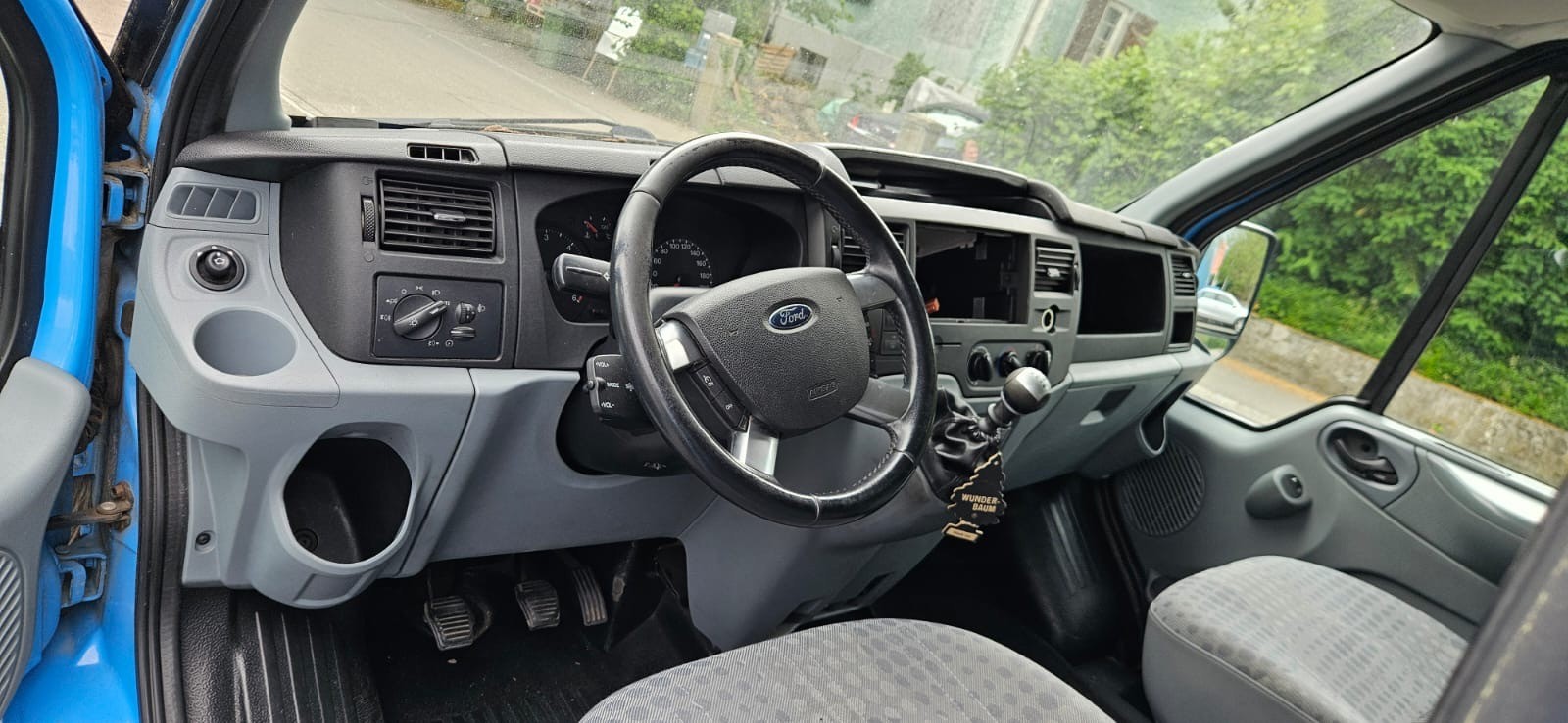 FORD Transit 2.2 TDCi 300 S Trend-image-1