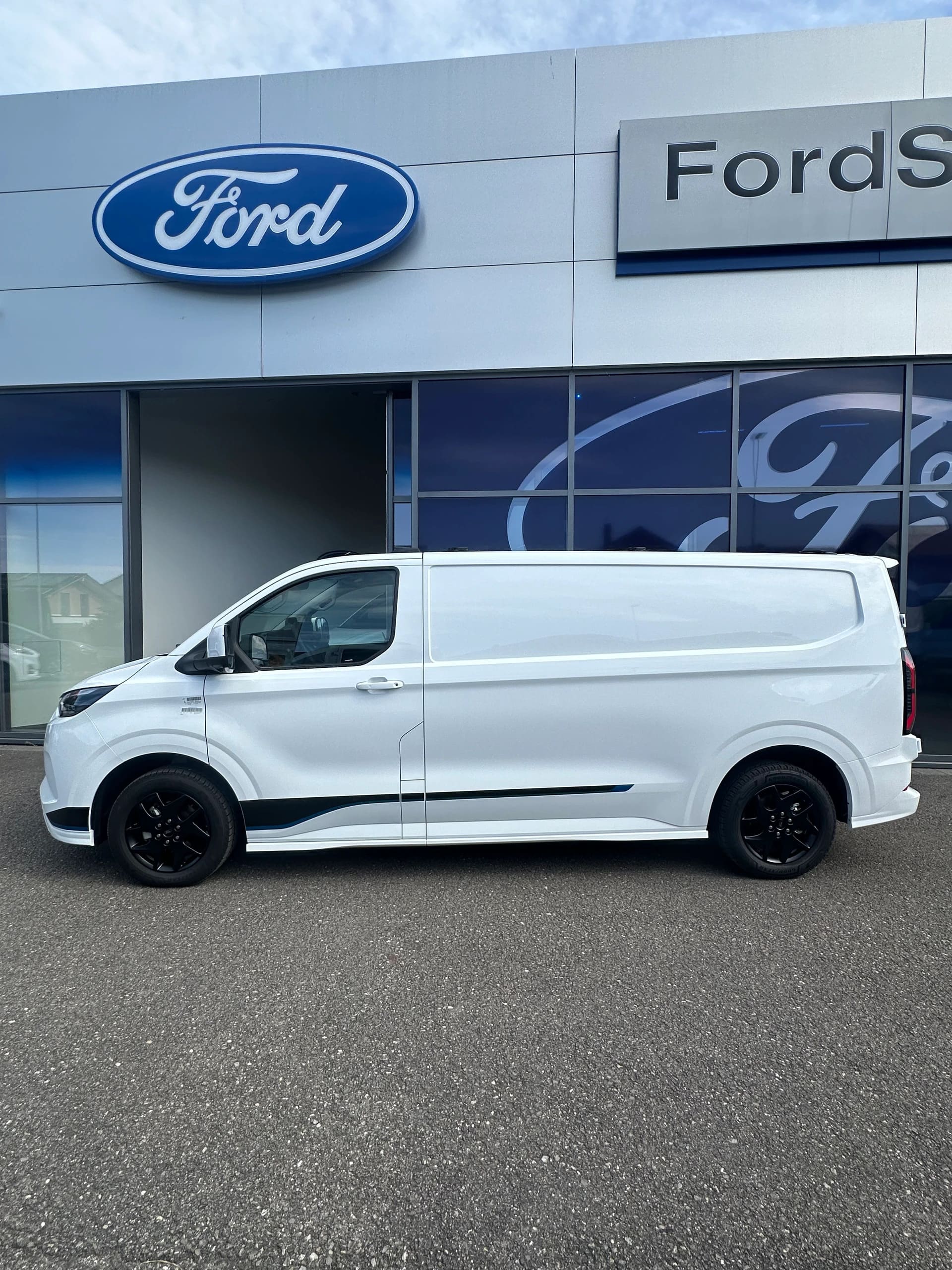 FORD Transit Custom Van 320 L2 2.5 Durat Sport/PHEV-image-2