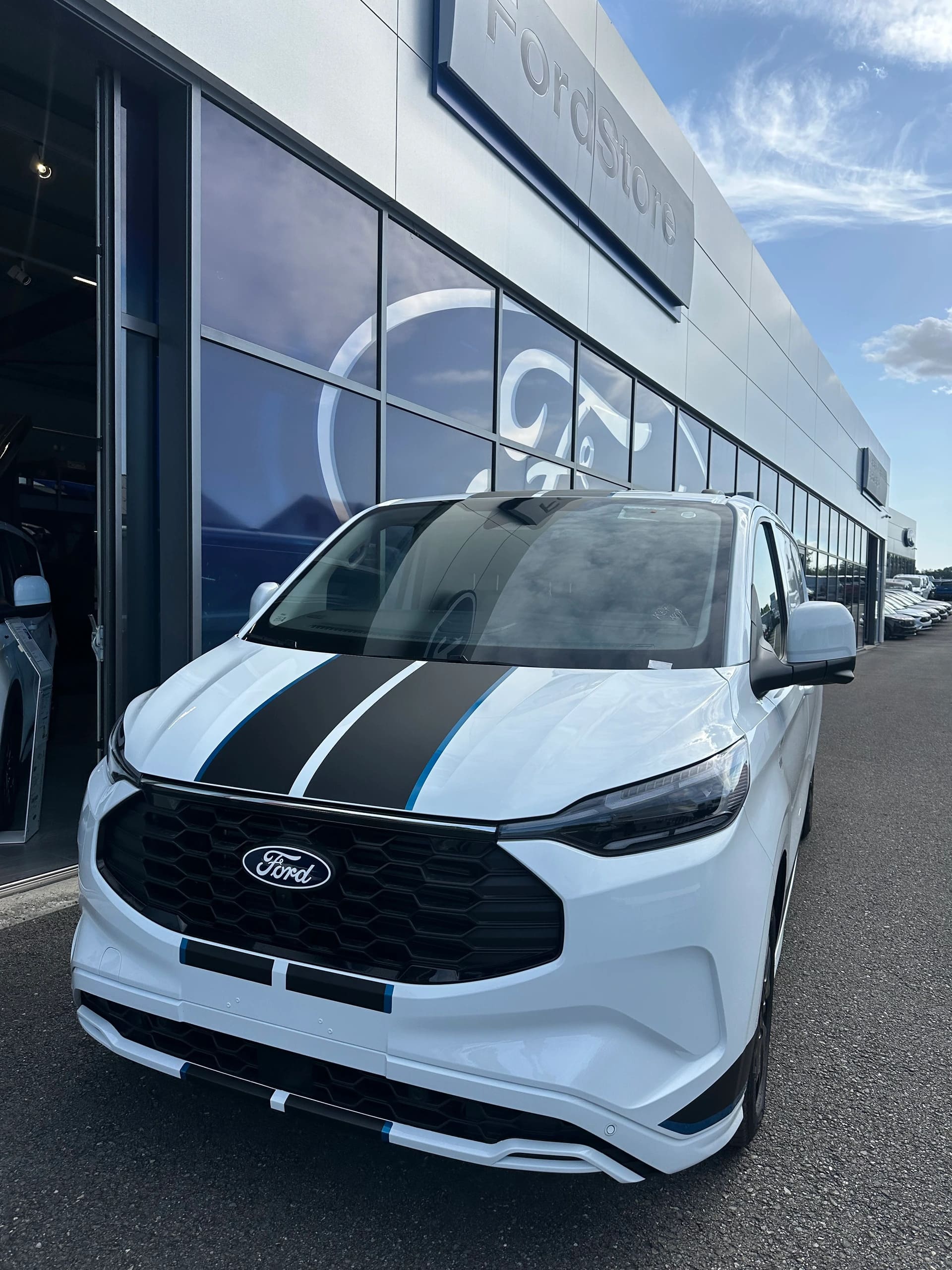 FORD Transit Custom Van 320 L2 2.5 Durat Sport/PHEV-image-0