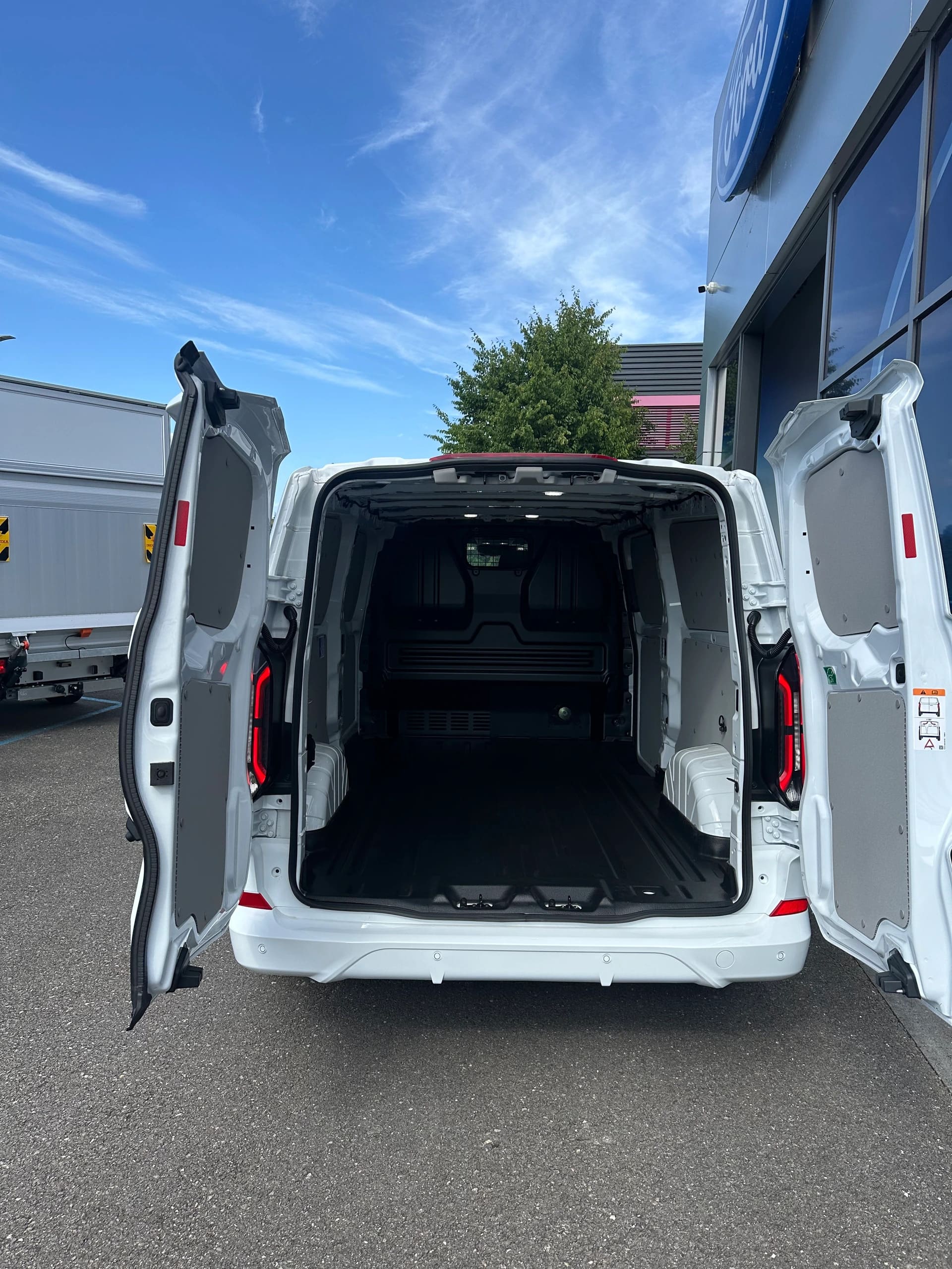 FORD Transit Custom Van 320 L2 2.5 Durat Sport/PHEV-image-5