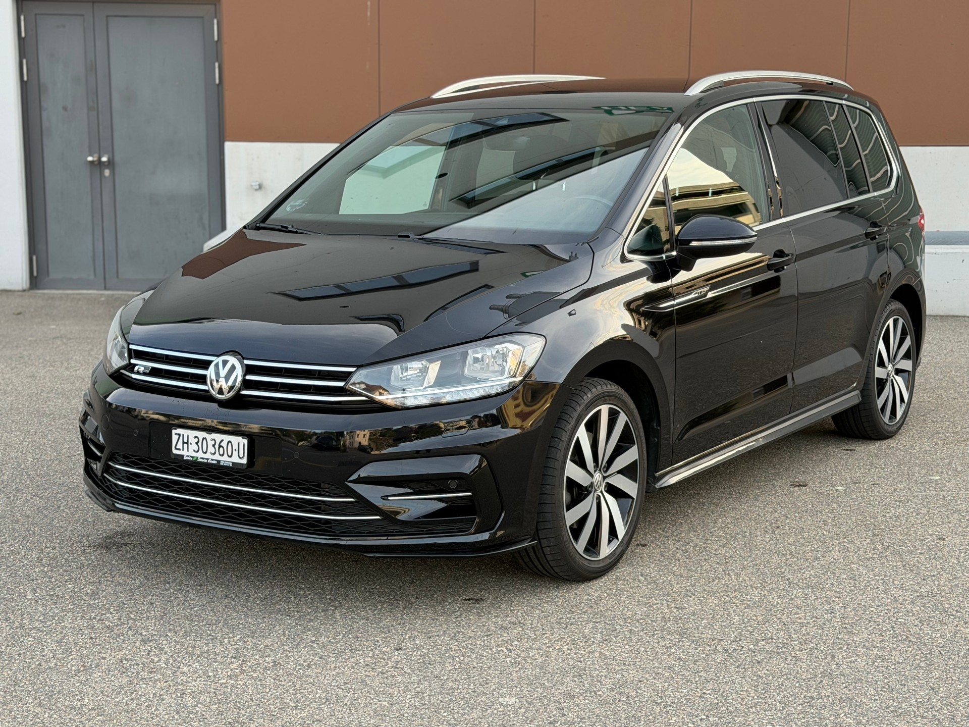VW Touran 2.0 TDI BlueMotion Technology Highline DSG-image-0