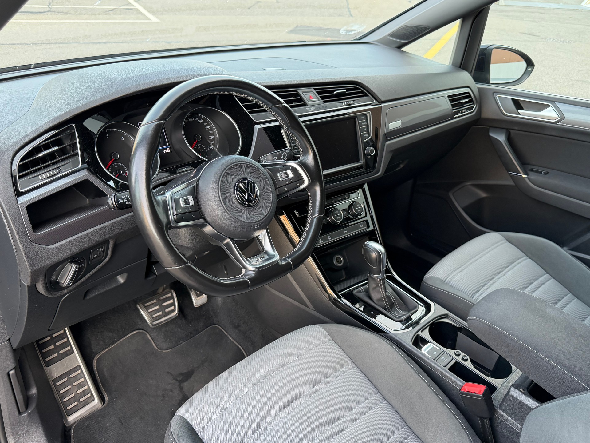 VW Touran 2.0 TDI BlueMotion Technology Highline DSG-image-12
