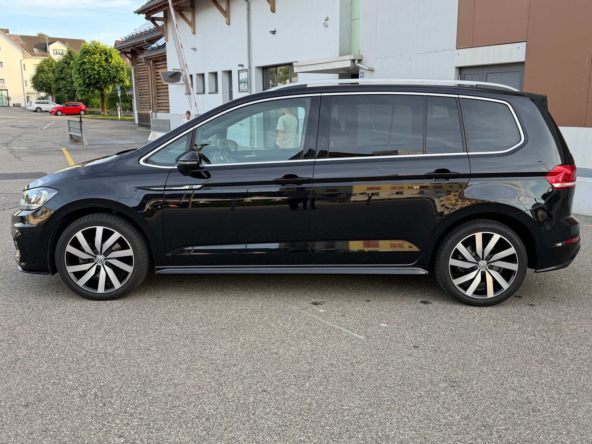 VW Touran 2.0 TDI BlueMotion Technology Highline DSG-image-7