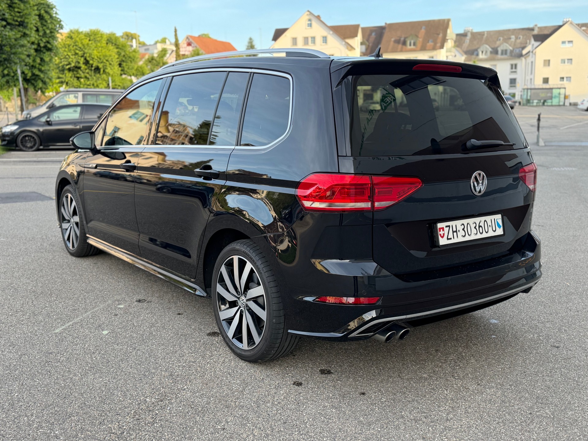 VW Touran 2.0 TDI BlueMotion Technology Highline DSG-image-6