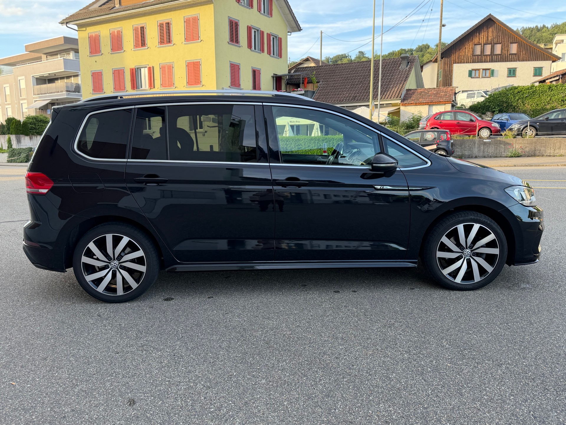 VW Touran 2.0 TDI BlueMotion Technology Highline DSG-image-3