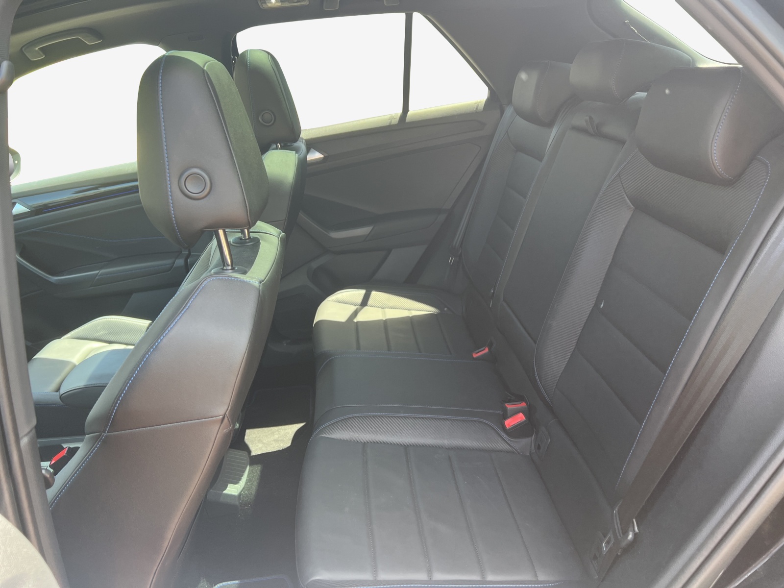 VW T-Roc 2.0 TSI R DSG 4Motion-image-11