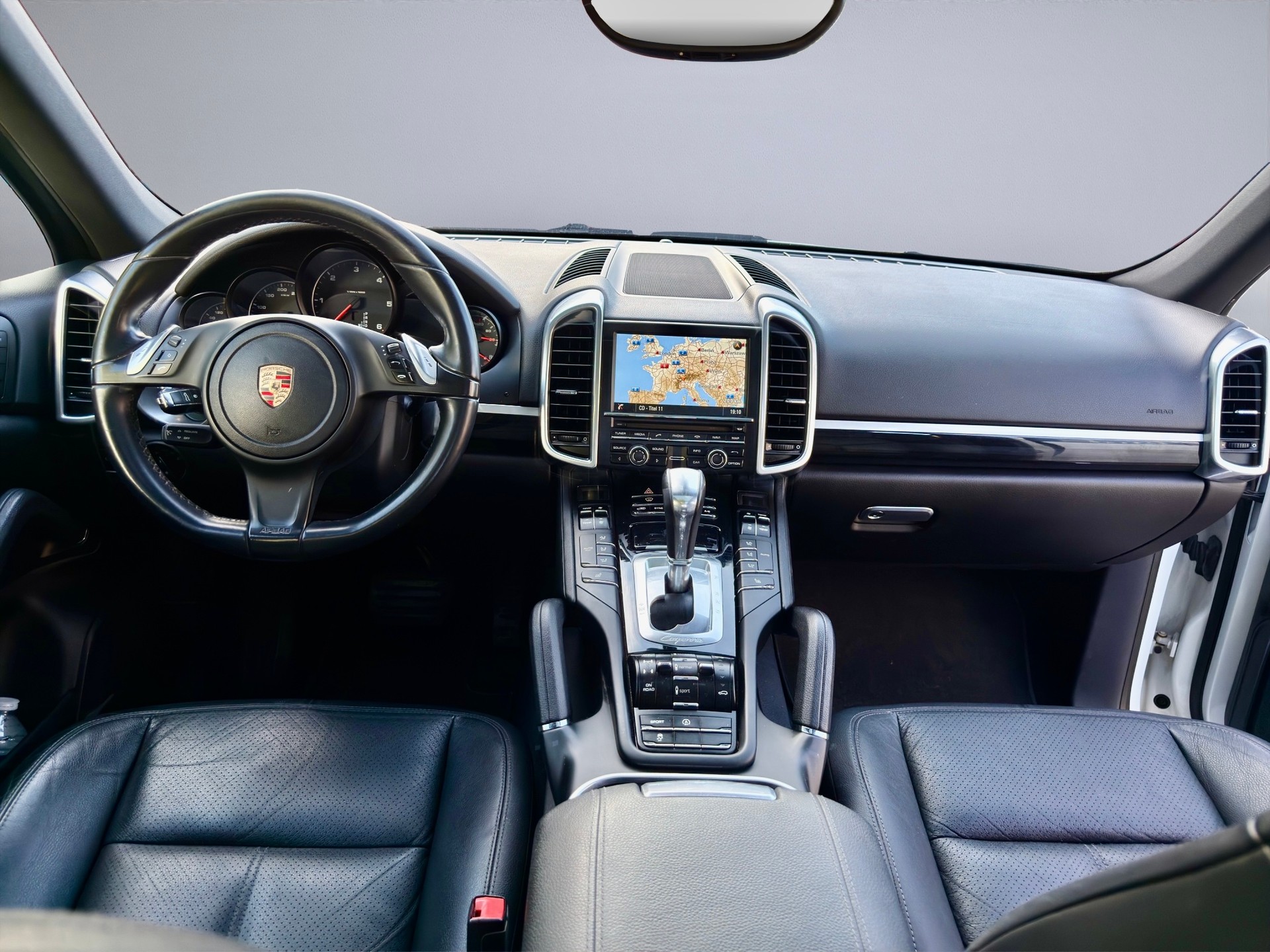 PORSCHE Cayenne Diesel, Panoramadach + AHK 3.5 T-image-13