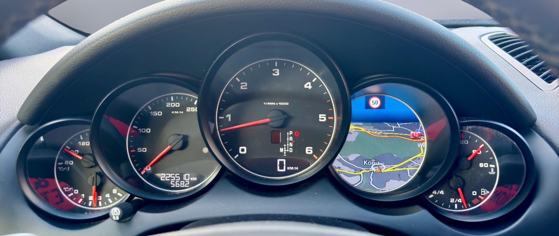 PORSCHE Cayenne Diesel, Panoramadach + AHK 3.5 T-image-16