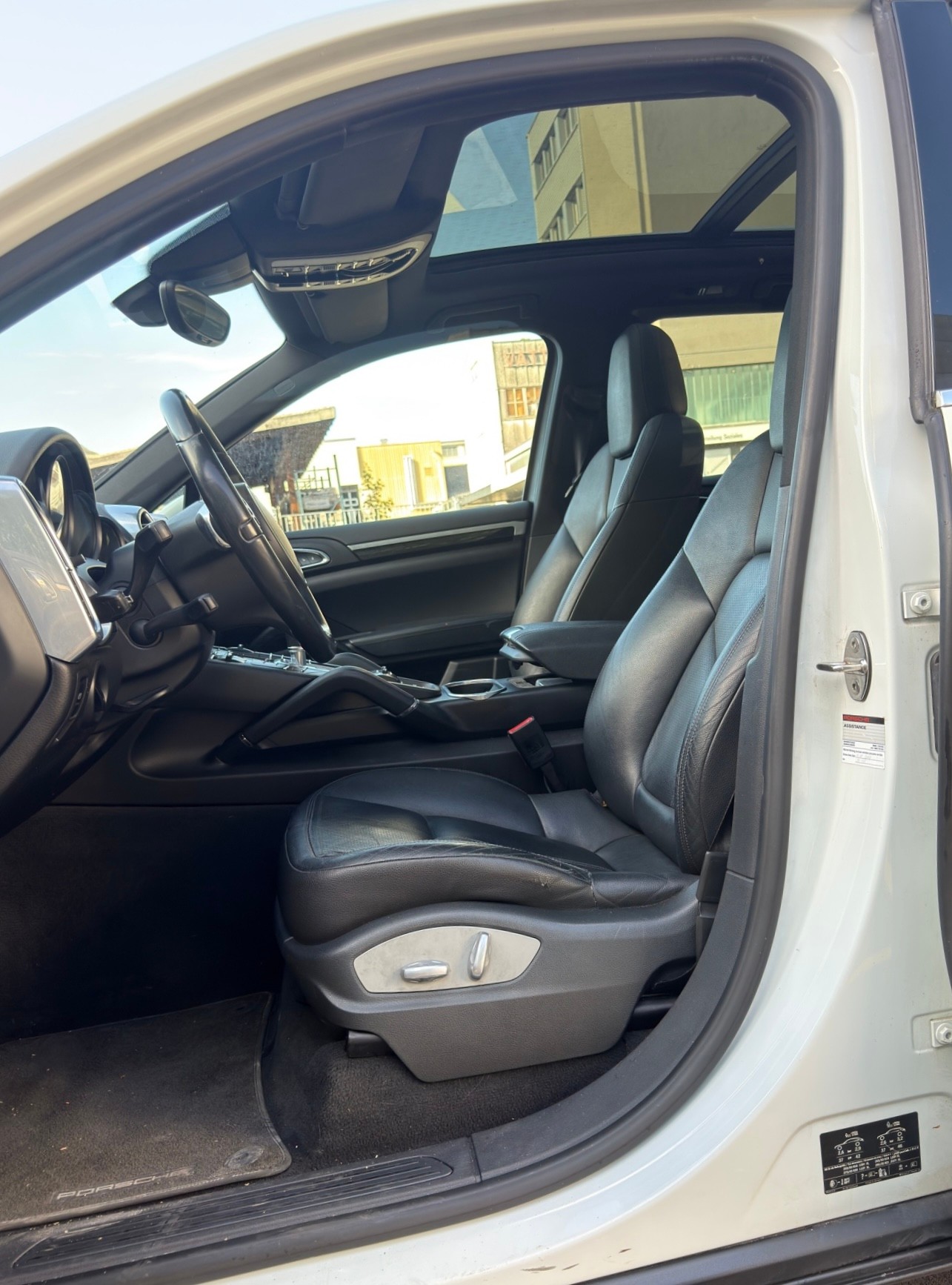 PORSCHE Cayenne Diesel, Panoramadach + AHK 3.5 T-image-9