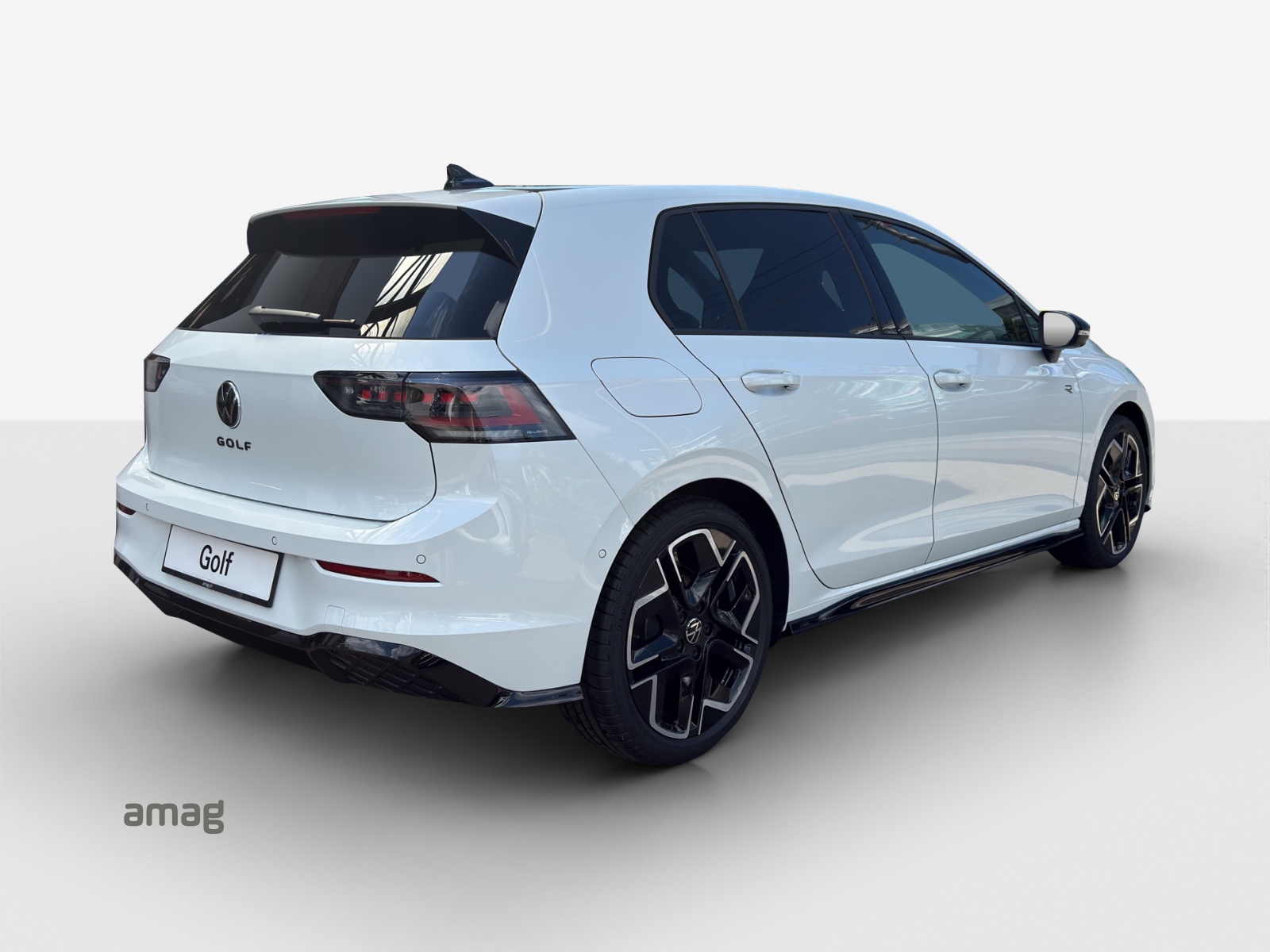 VW Golf 1.5 e TSI mHEV R-Line DSG-image-4