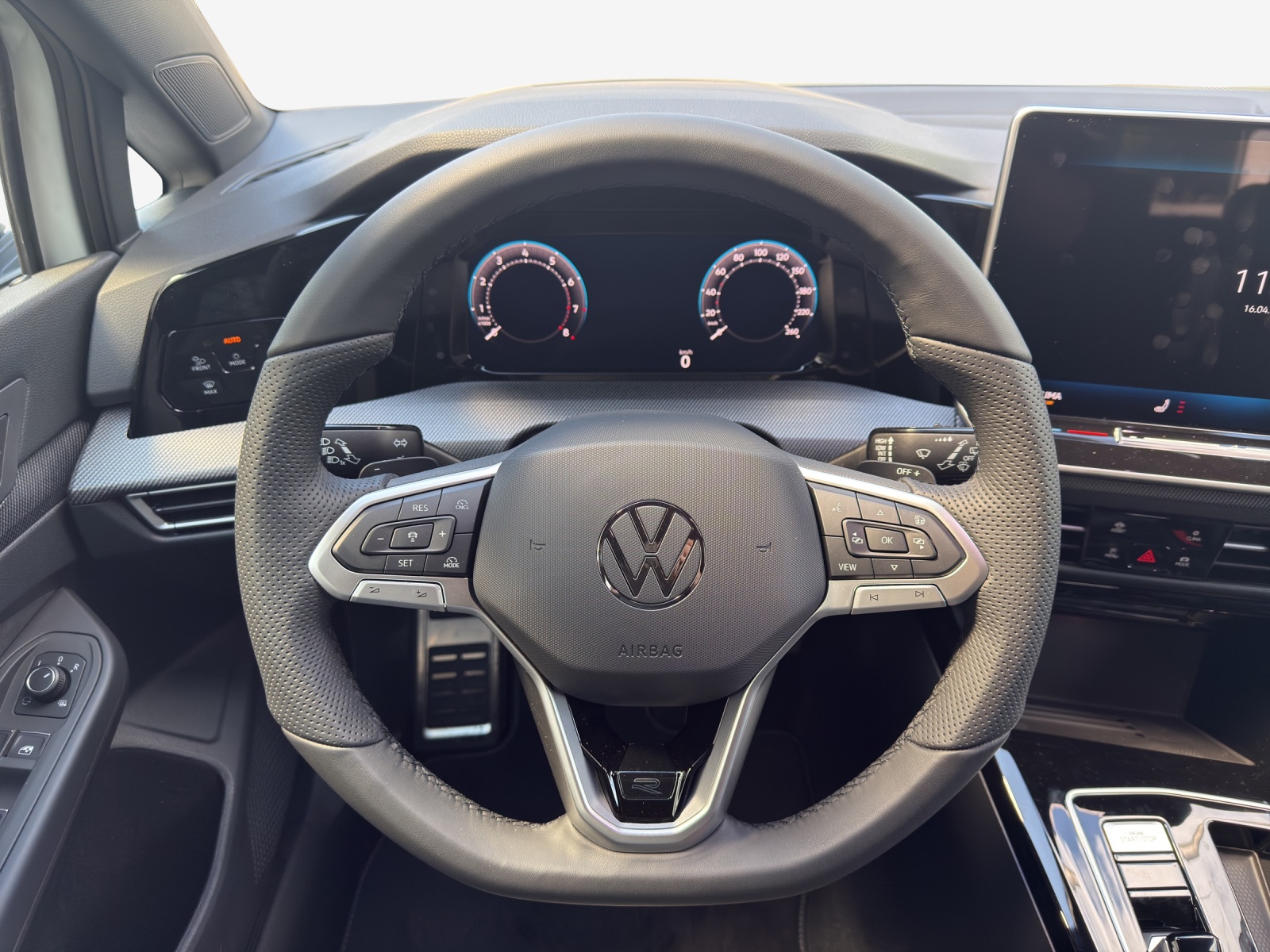 VW Golf 1.5 e TSI mHEV R-Line DSG-image-9