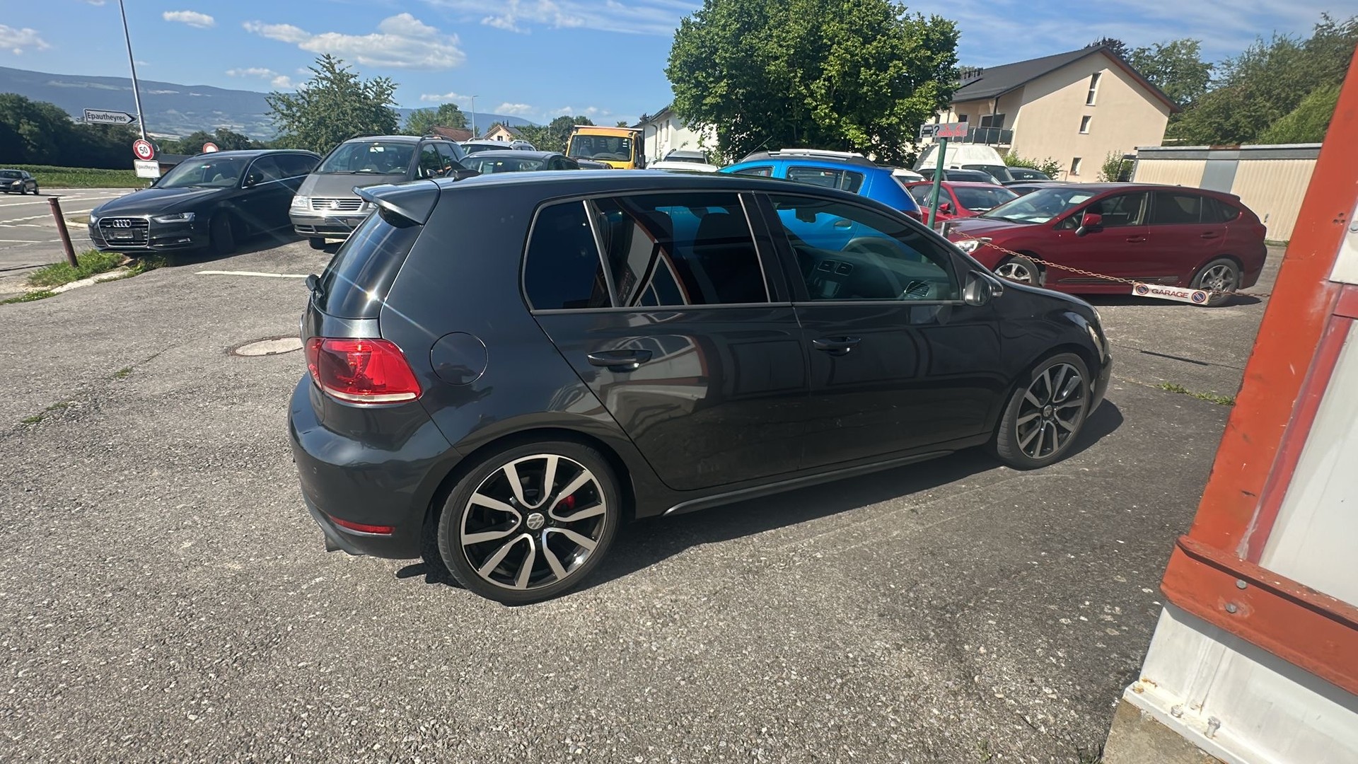 VW Golf 2.0 TSI GTI-image-1