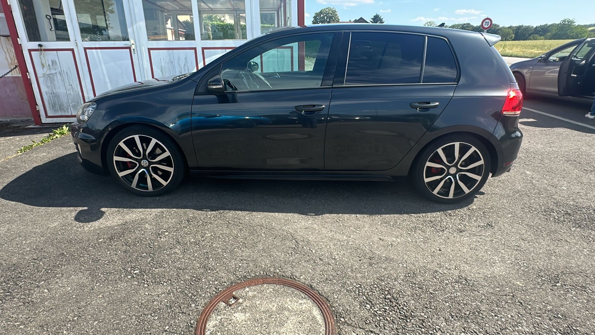VW Golf 2.0 TSI GTI-image-2