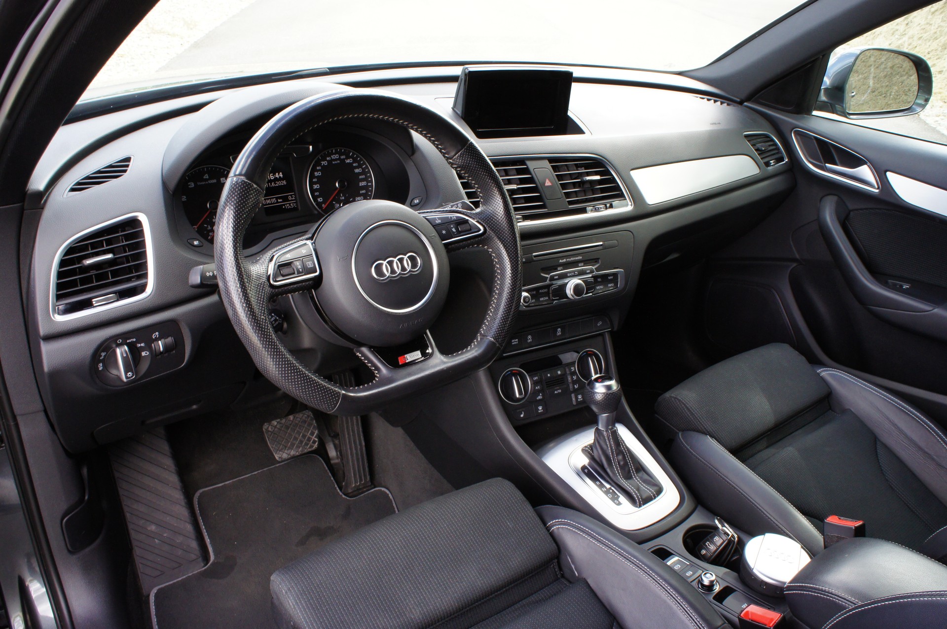AUDI Q3 1.4 TFSI sport S-tronic-image-8