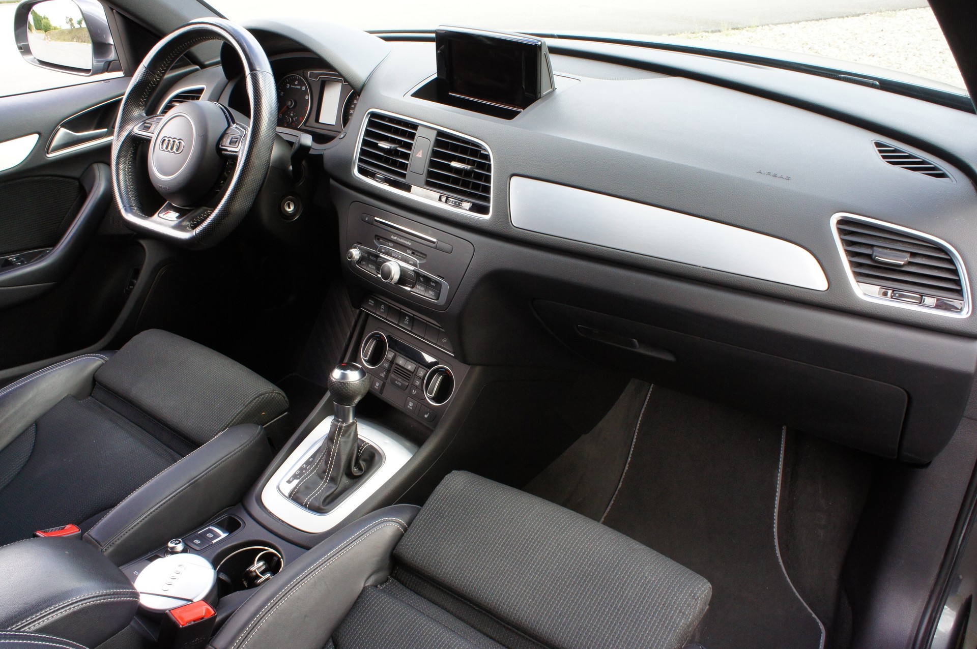 AUDI Q3 1.4 TFSI sport S-tronic-image-11
