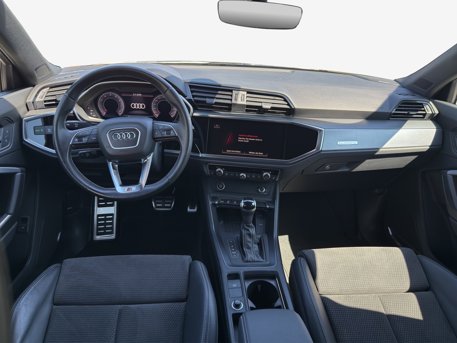 AUDI Q3 Sportback 45 TFSI S line quattro S-tronic-image-8