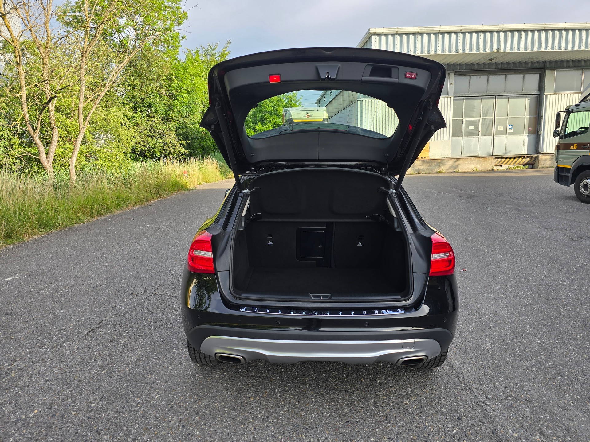 MERCEDES-BENZ GLA 250 Style 4Matic 7G-DCT-image-6