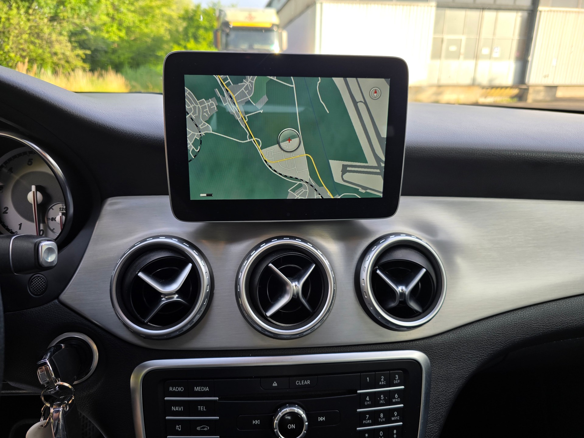 MERCEDES-BENZ GLA 250 Style 4Matic 7G-DCT-image-23
