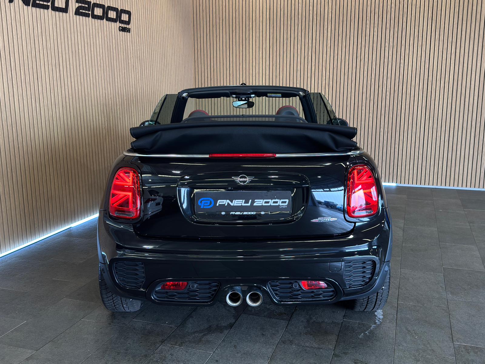 MINI Cooper John Cooper Works Cabriolet Steptronic-image-3