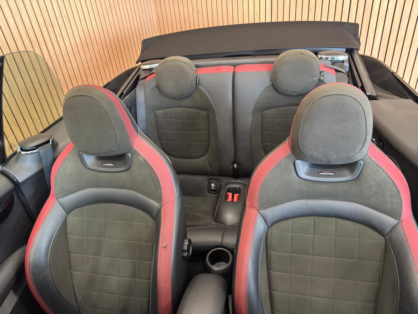 MINI Cooper John Cooper Works Cabriolet Steptronic-image-30