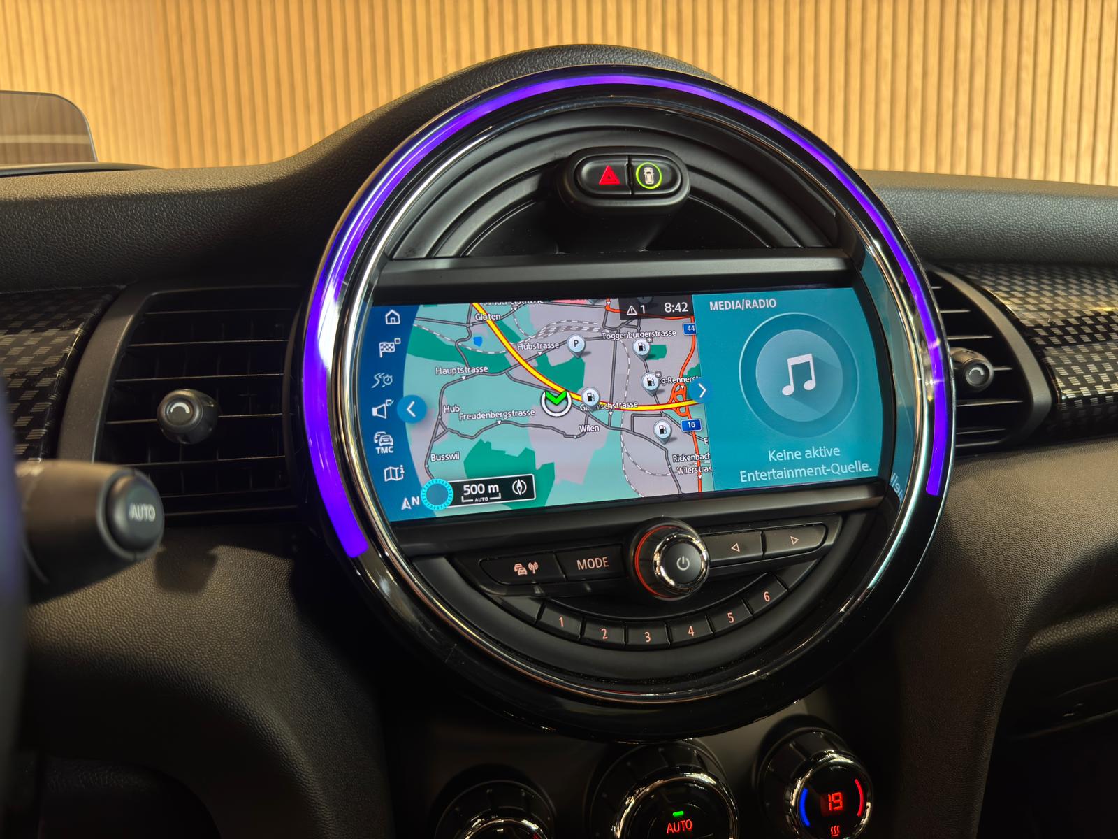 MINI Cooper John Cooper Works Cabriolet Steptronic-image-18