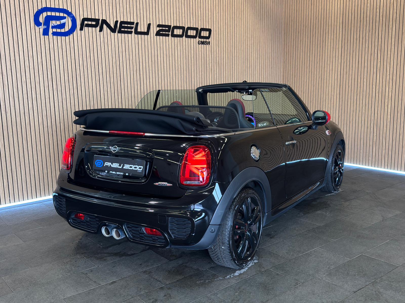 MINI Cooper John Cooper Works Cabriolet Steptronic-image-1
