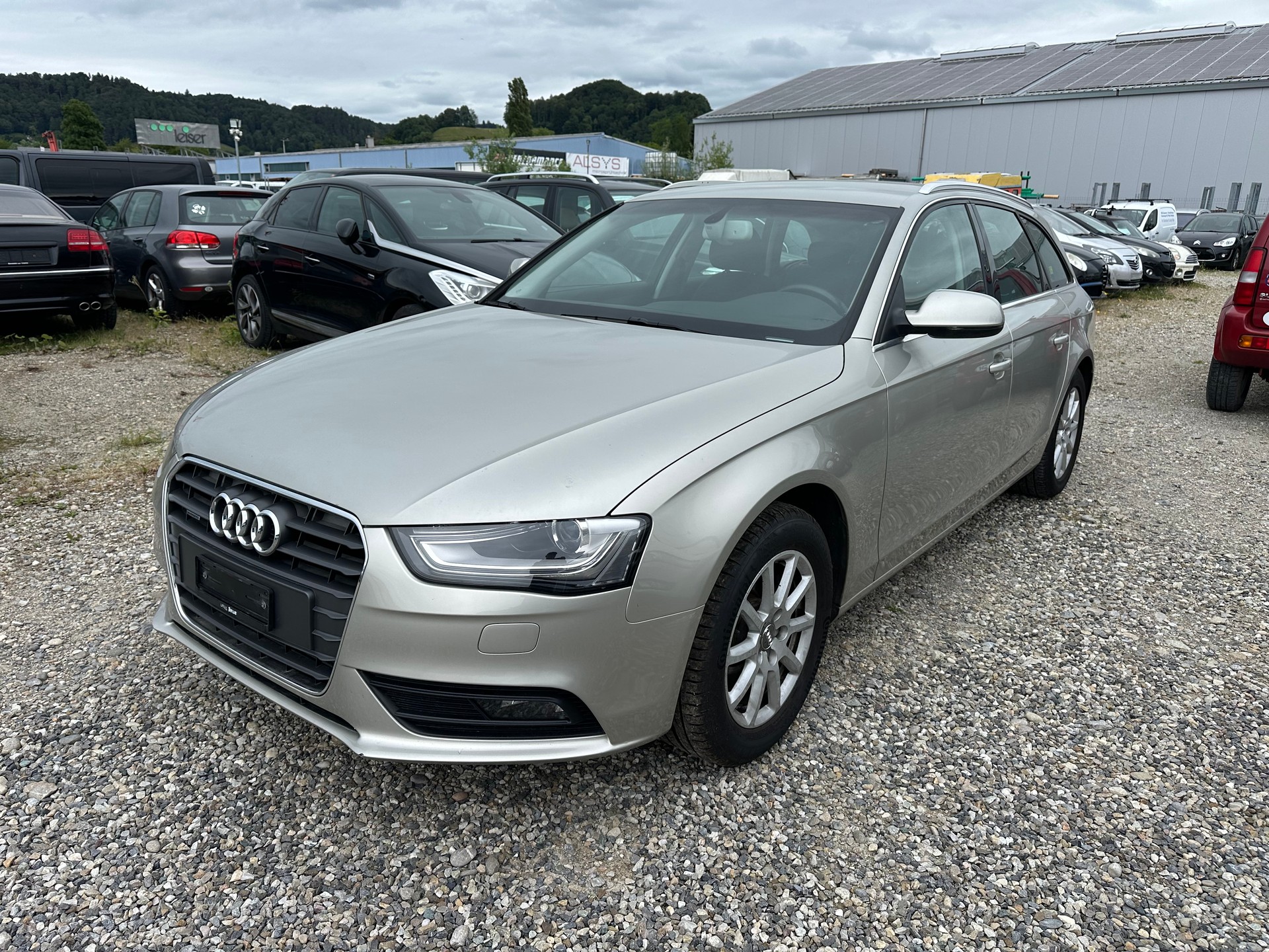 AUDI A4 Avant 2.0 TDI quattro-image-0