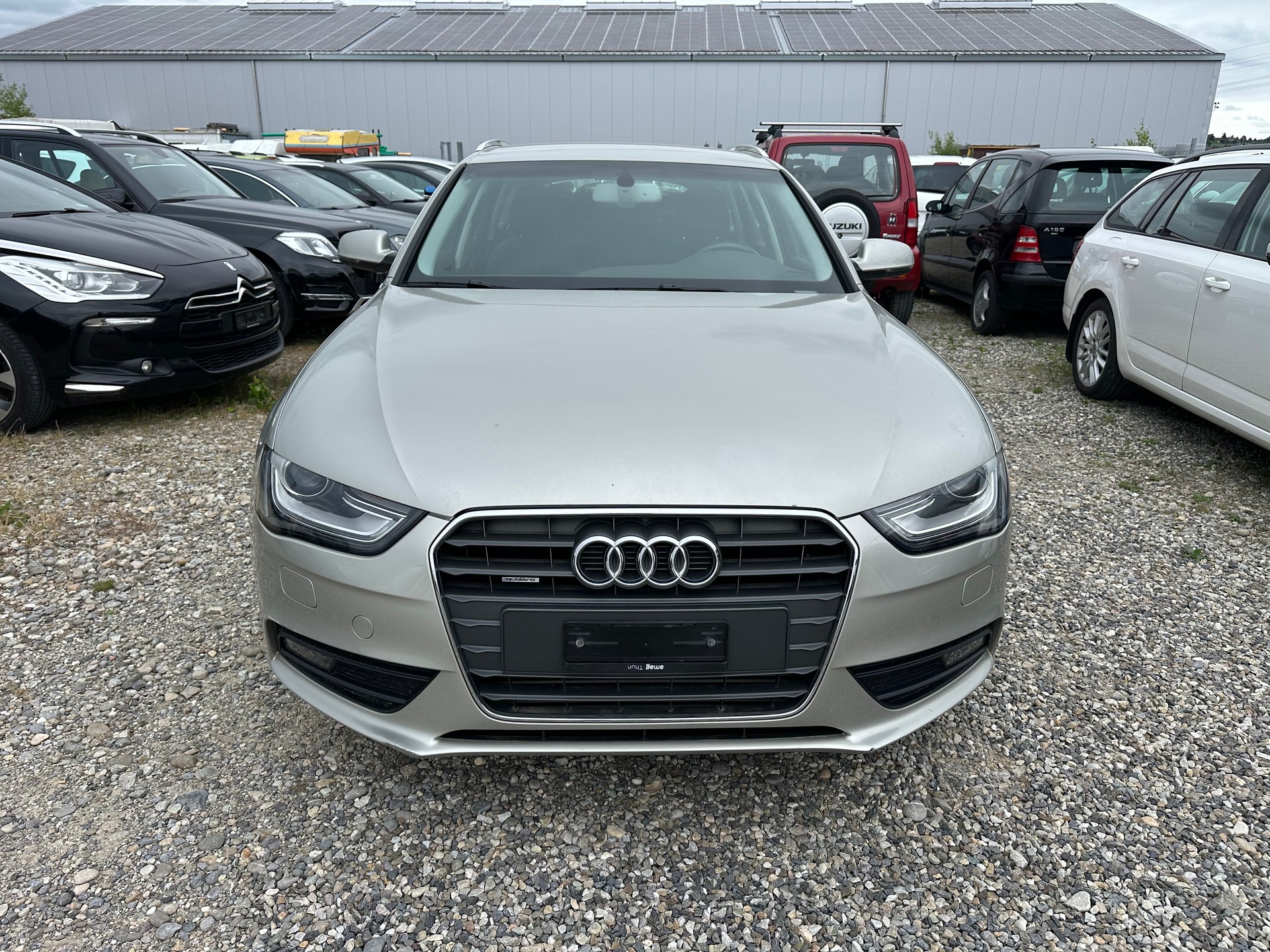AUDI A4 Avant 2.0 TDI quattro-image-1