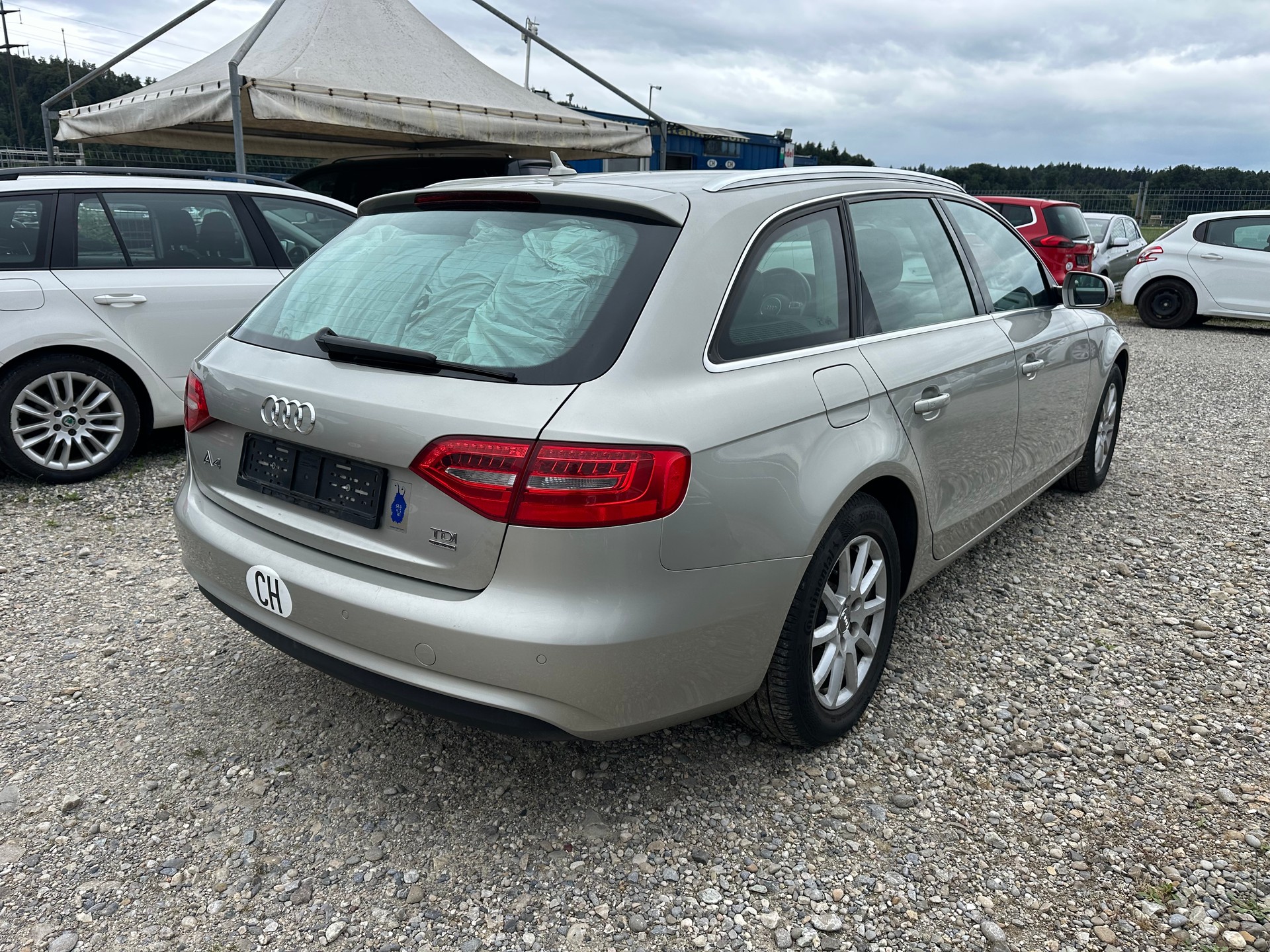 AUDI A4 Avant 2.0 TDI quattro-image-3