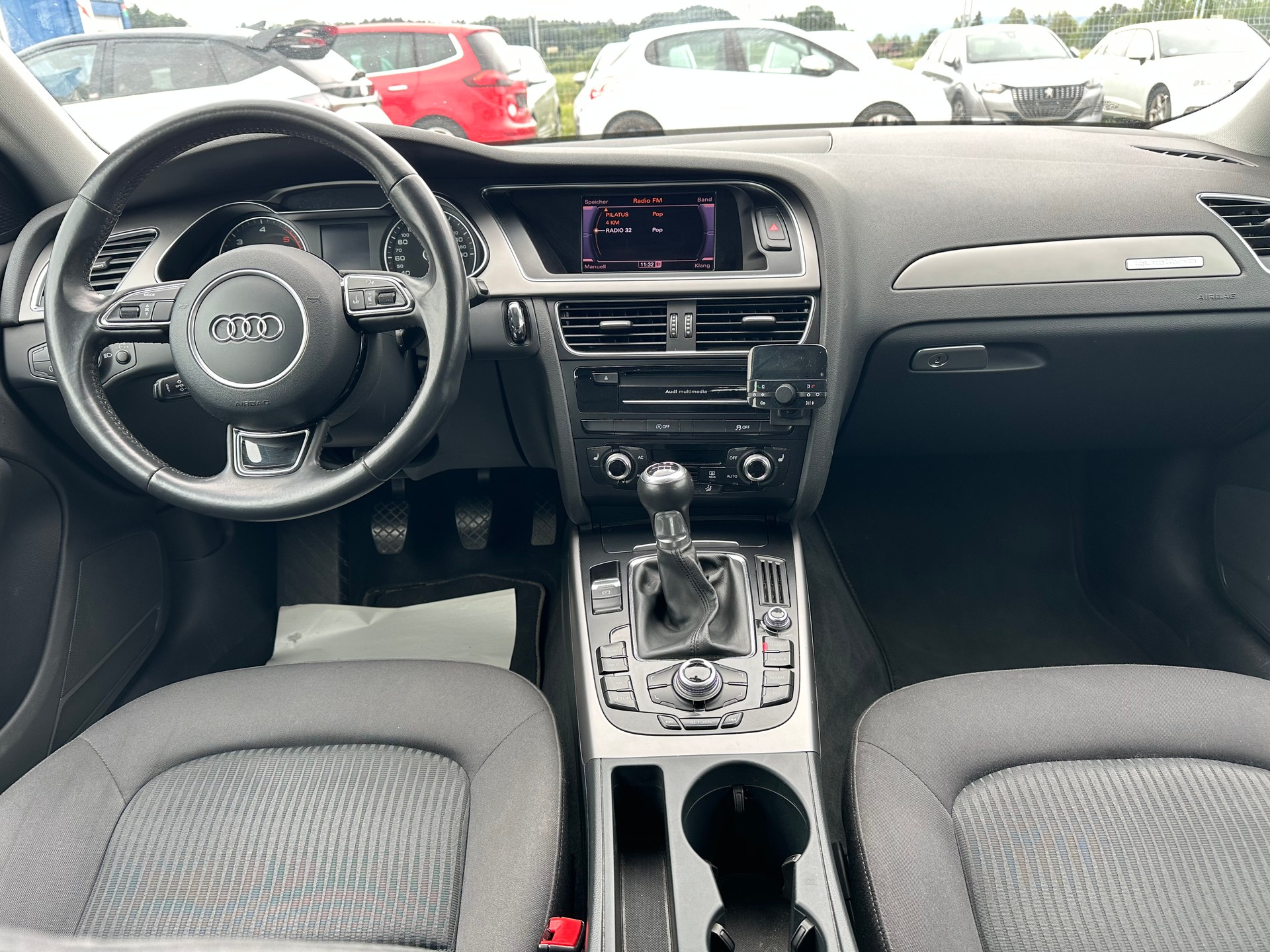 AUDI A4 Avant 2.0 TDI quattro-image-8