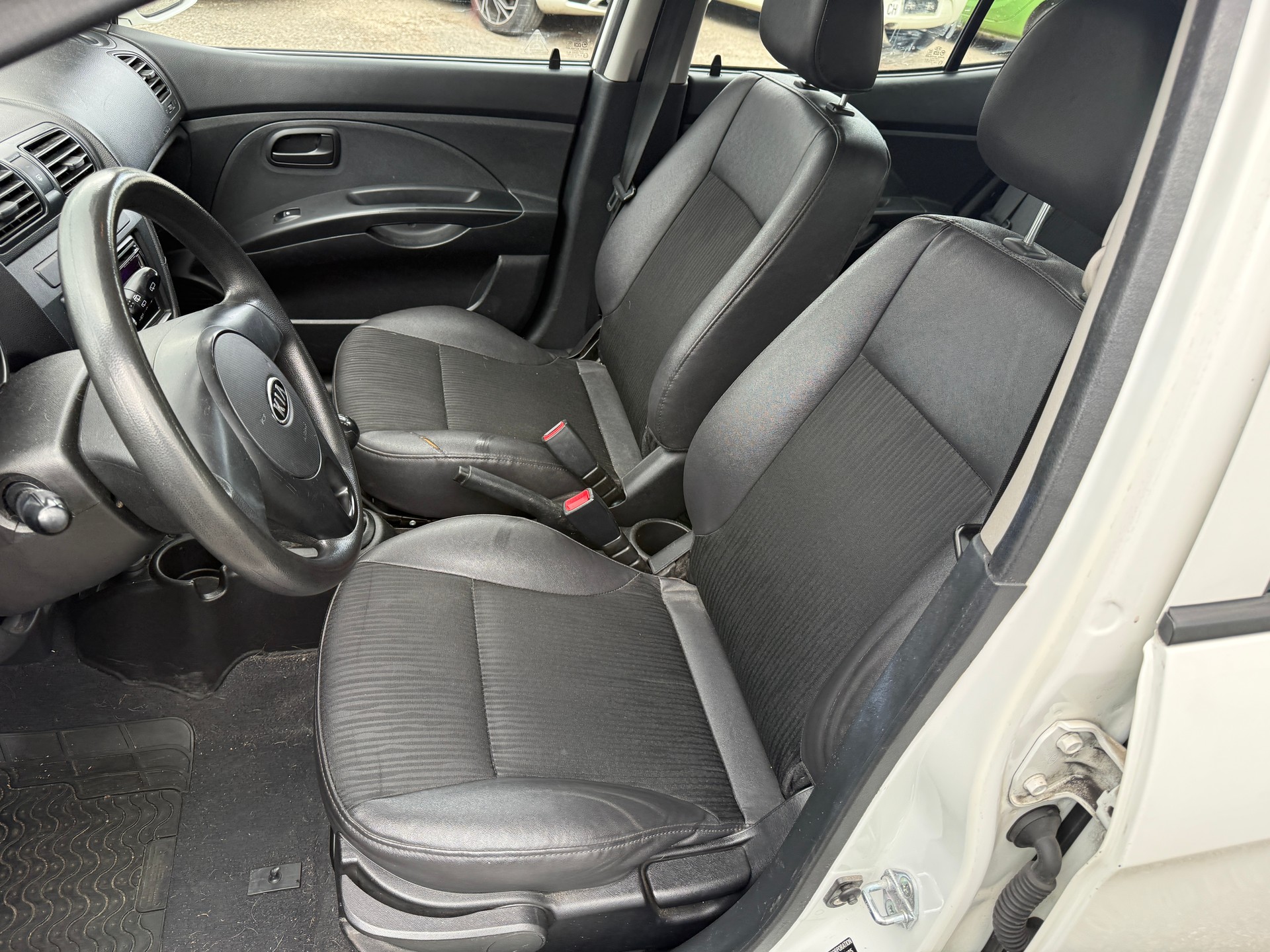 KIA Picanto 1.0 _seven-image-6