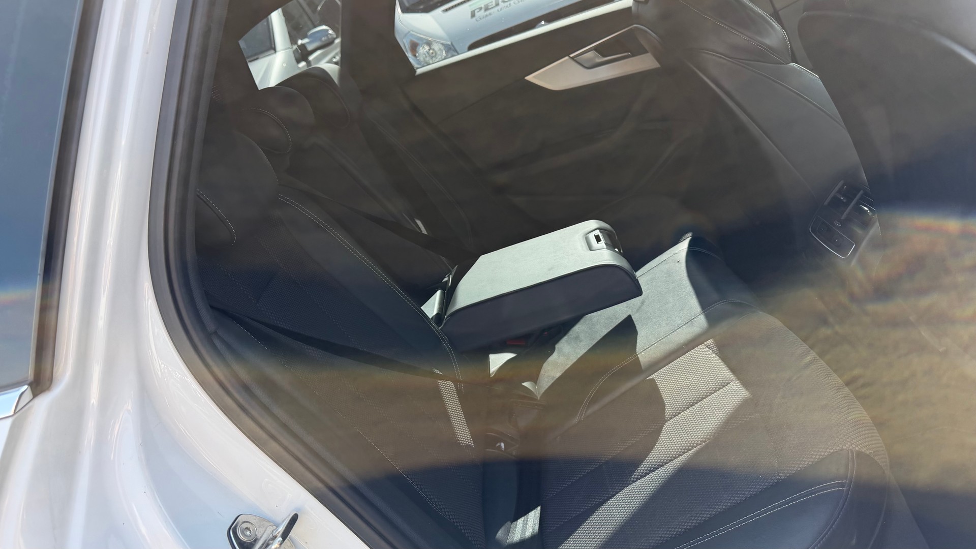 AUDI A4 Avant 2.0 TDI Sport S-tronic-image-11