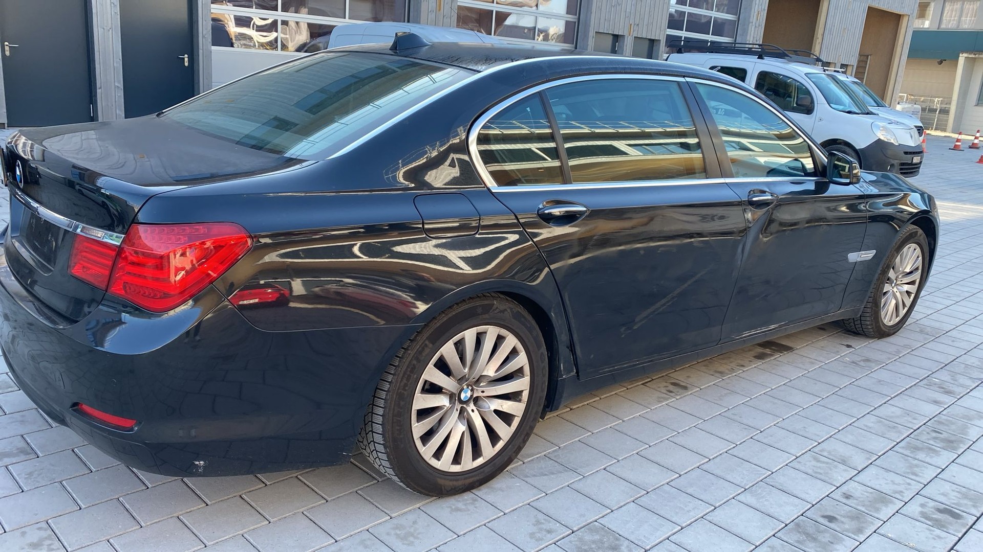 BMW 730d L-image-5