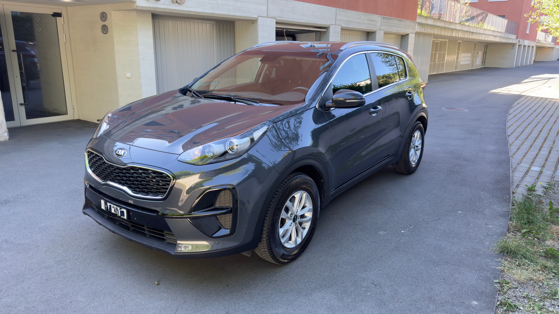KIA SPORTAGE-image-1