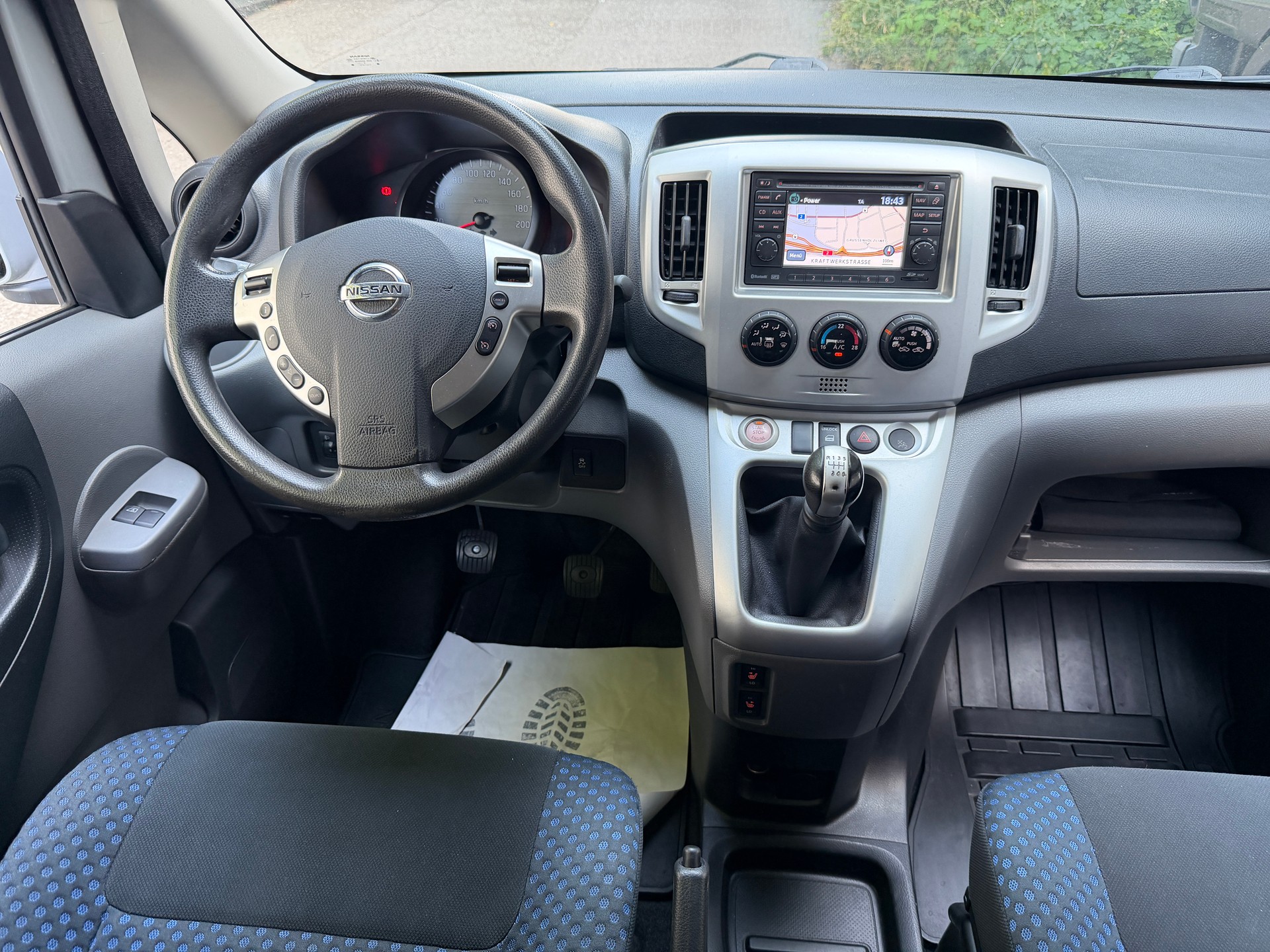 NISSAN NV200 1.5 dCi 110 Evalia Tekna-image-1
