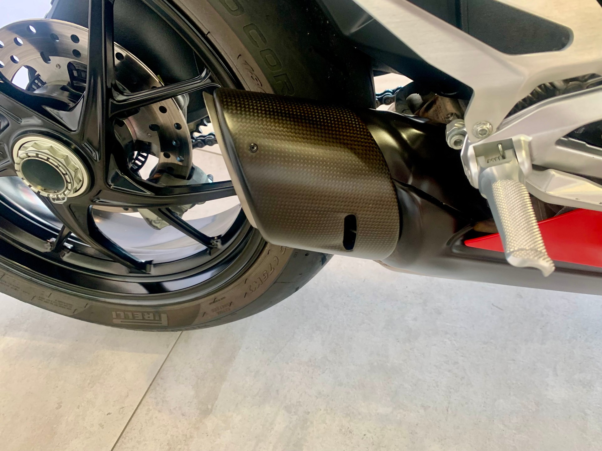 DUCATI Panigale V2-image-10