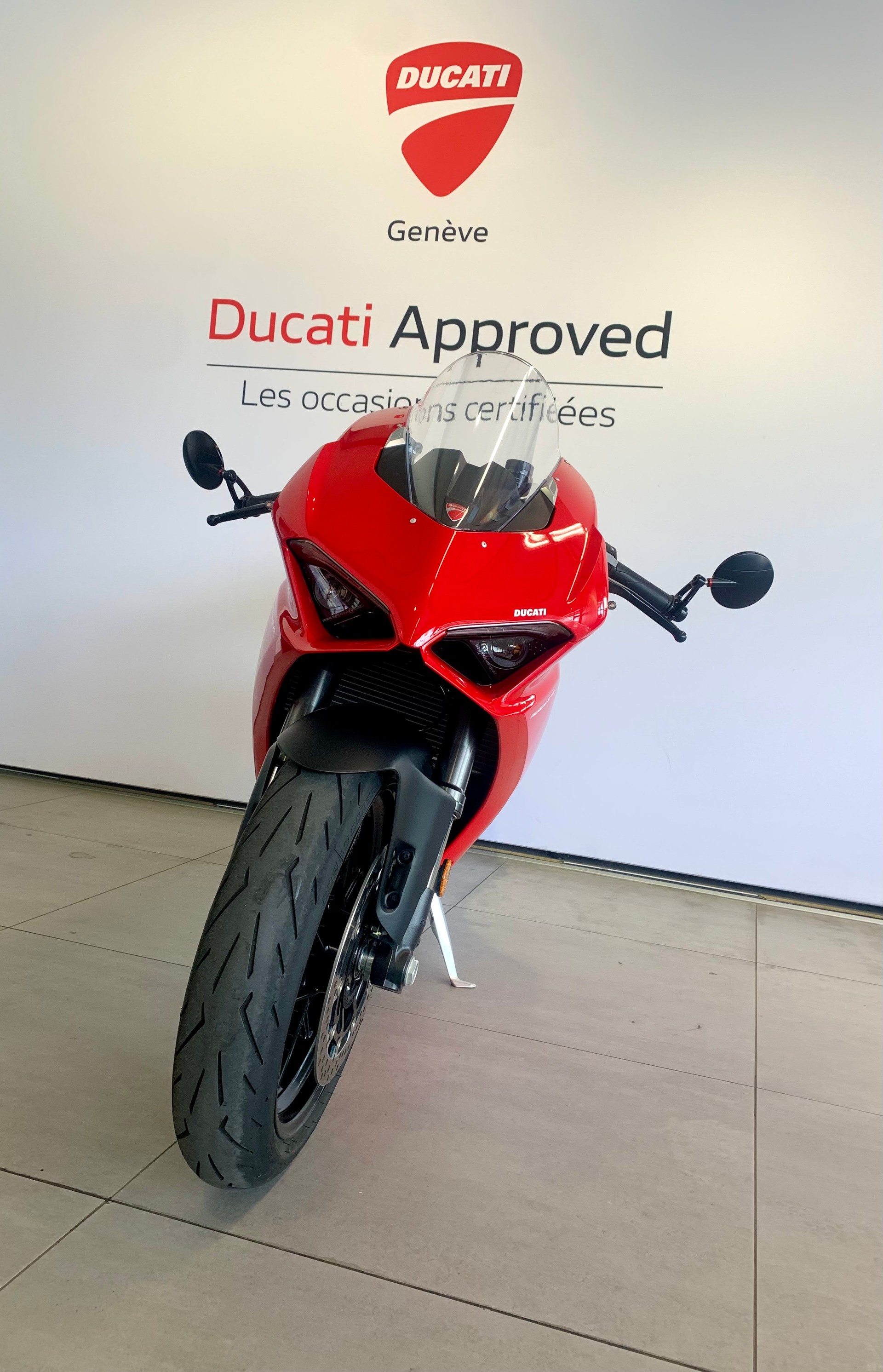 DUCATI Panigale V2-showroom-element-2