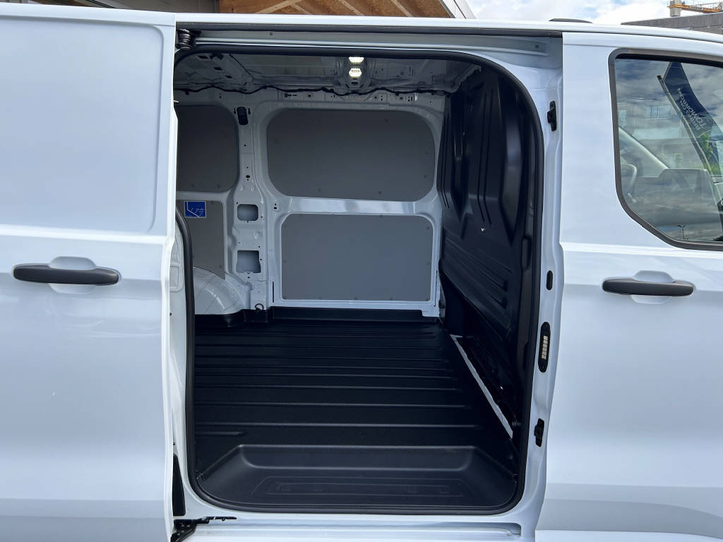 FORD Transit Custom Van 320 L1 2.5 Duratec 233 Trend PHEV-image-4