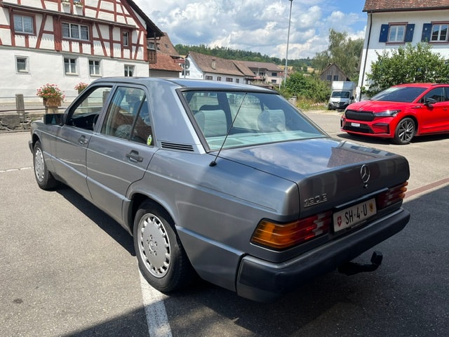 MERCEDES-BENZ 190 E 1.8-image-3