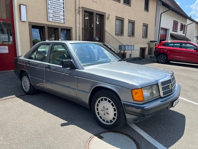 MERCEDES-BENZ 190 E 1.8-image-1