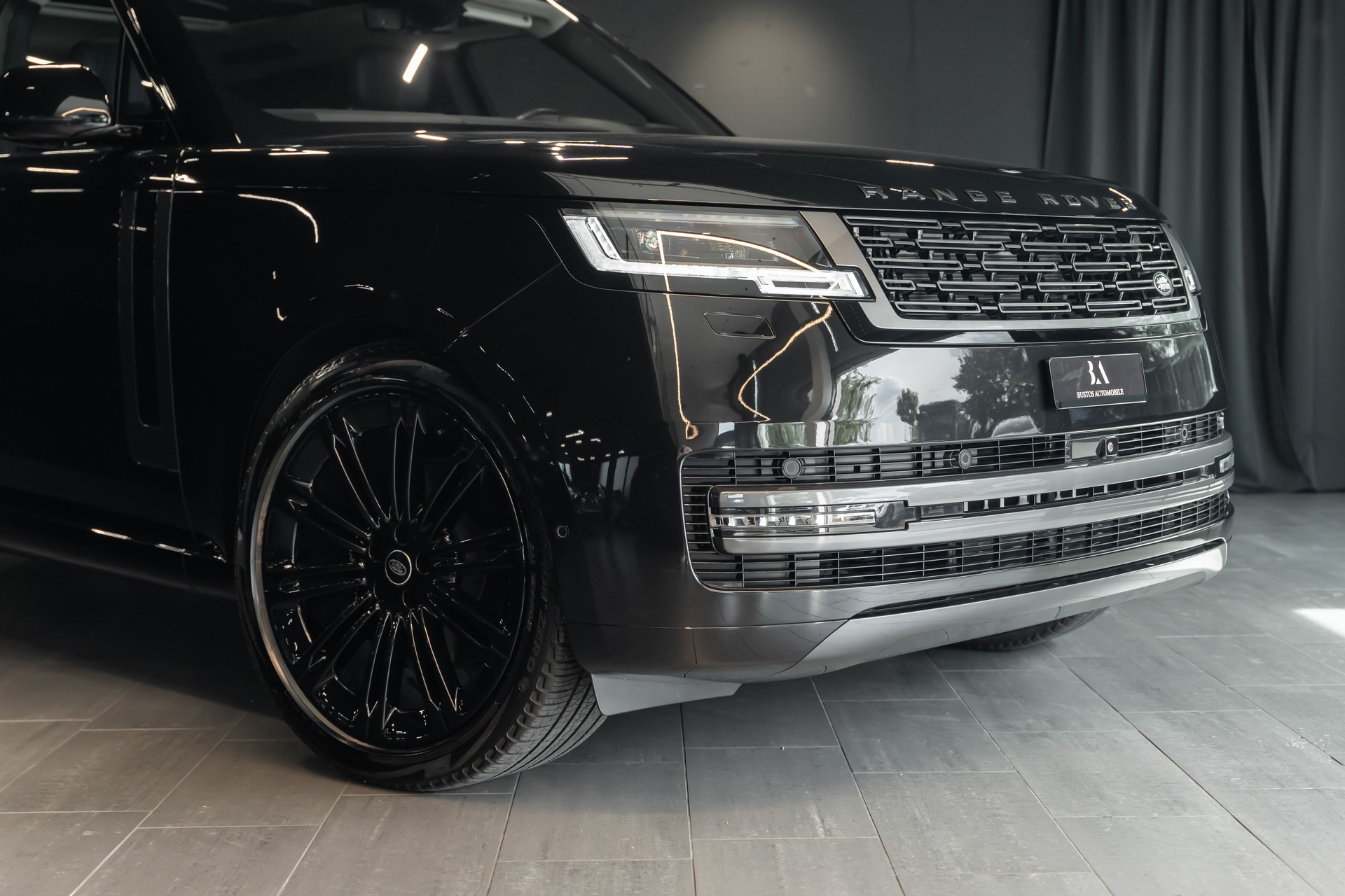 LAND ROVER Range Rover LWB D350 First Edition / Vollausstattung / CH Auto / Kühlbox / Sitz Kühlung & Heizung / Pano-Schiebedach /-image-1
