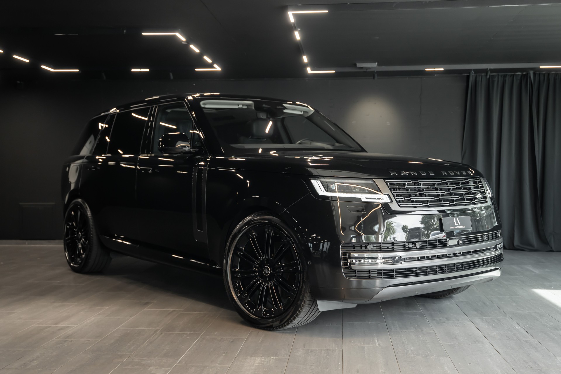 LAND ROVER Range Rover LWB D350 First Edition / Vollausstattung / CH Auto / Kühlbox / Sitz Kühlung & Heizung / Pano-Schiebedach /-image-0