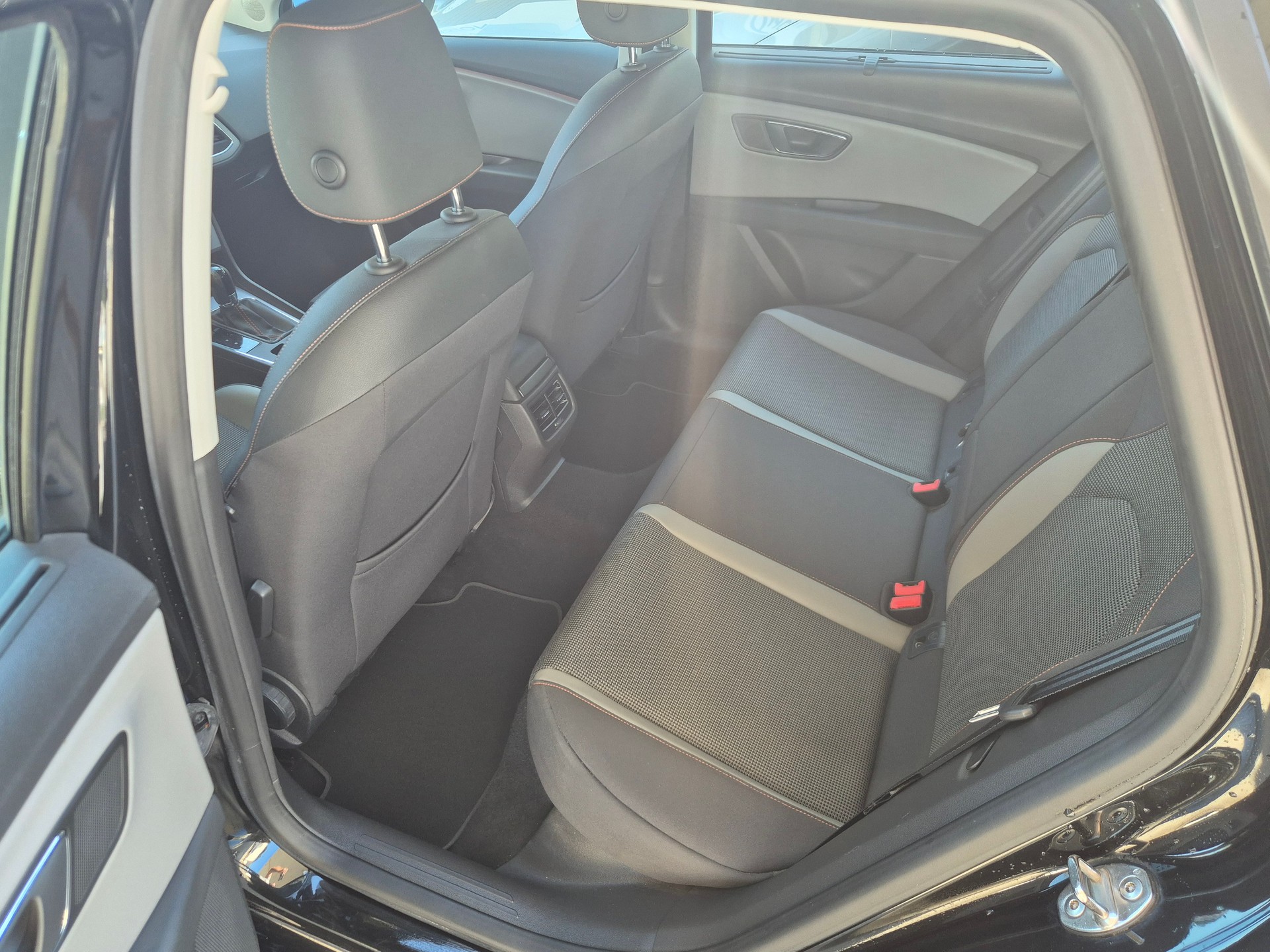 SEAT Leon ST 2.0 TSI X-Perience 4Drive DSG-image-14
