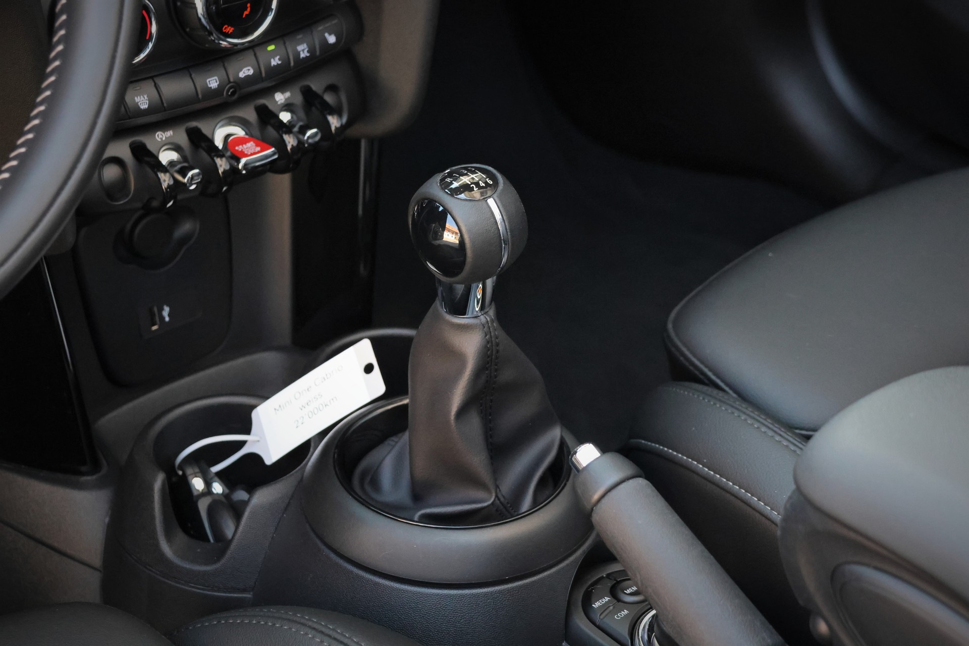 MINI One Cabriolet (CH)-image-13