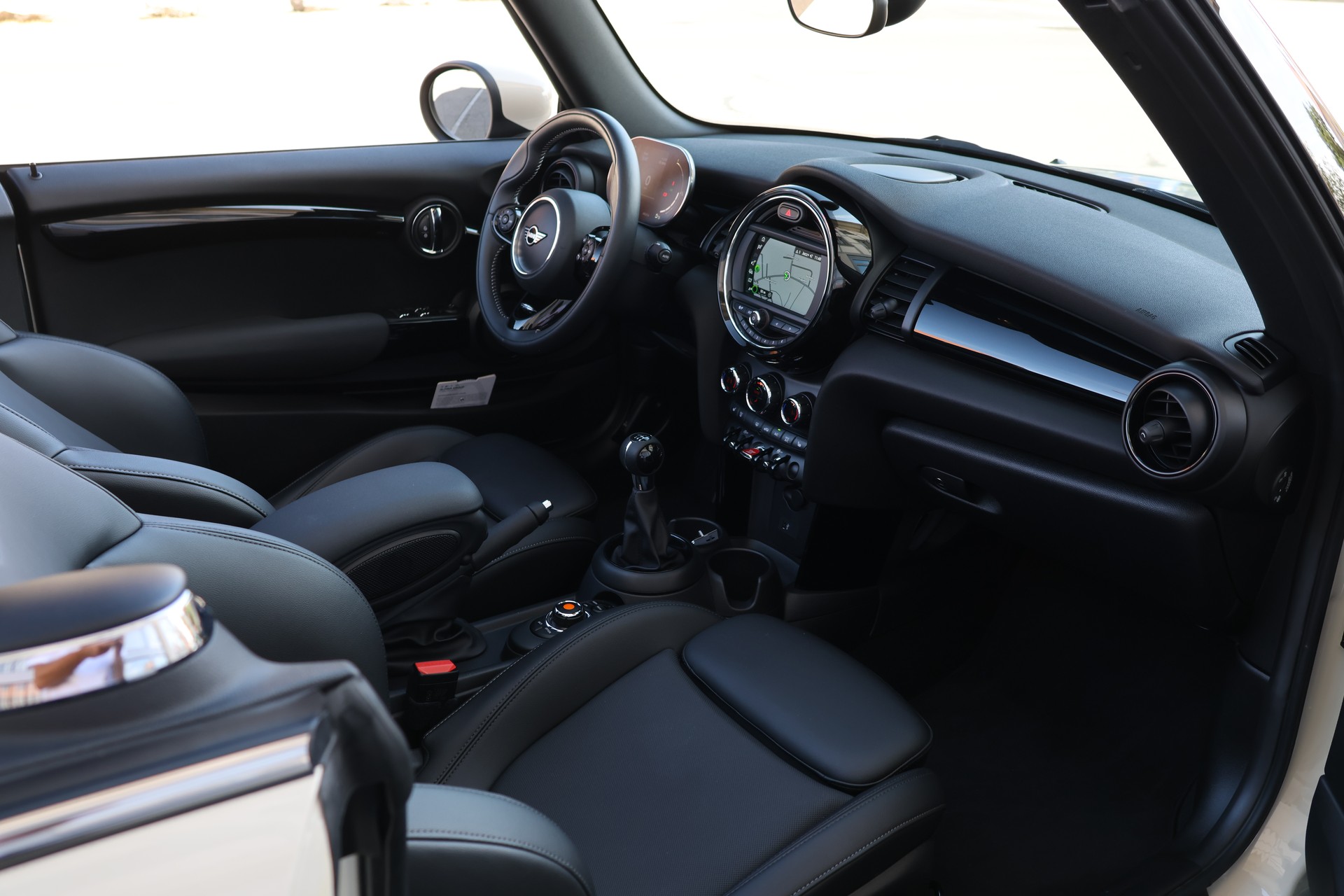 MINI One Cabriolet (CH)-image-18