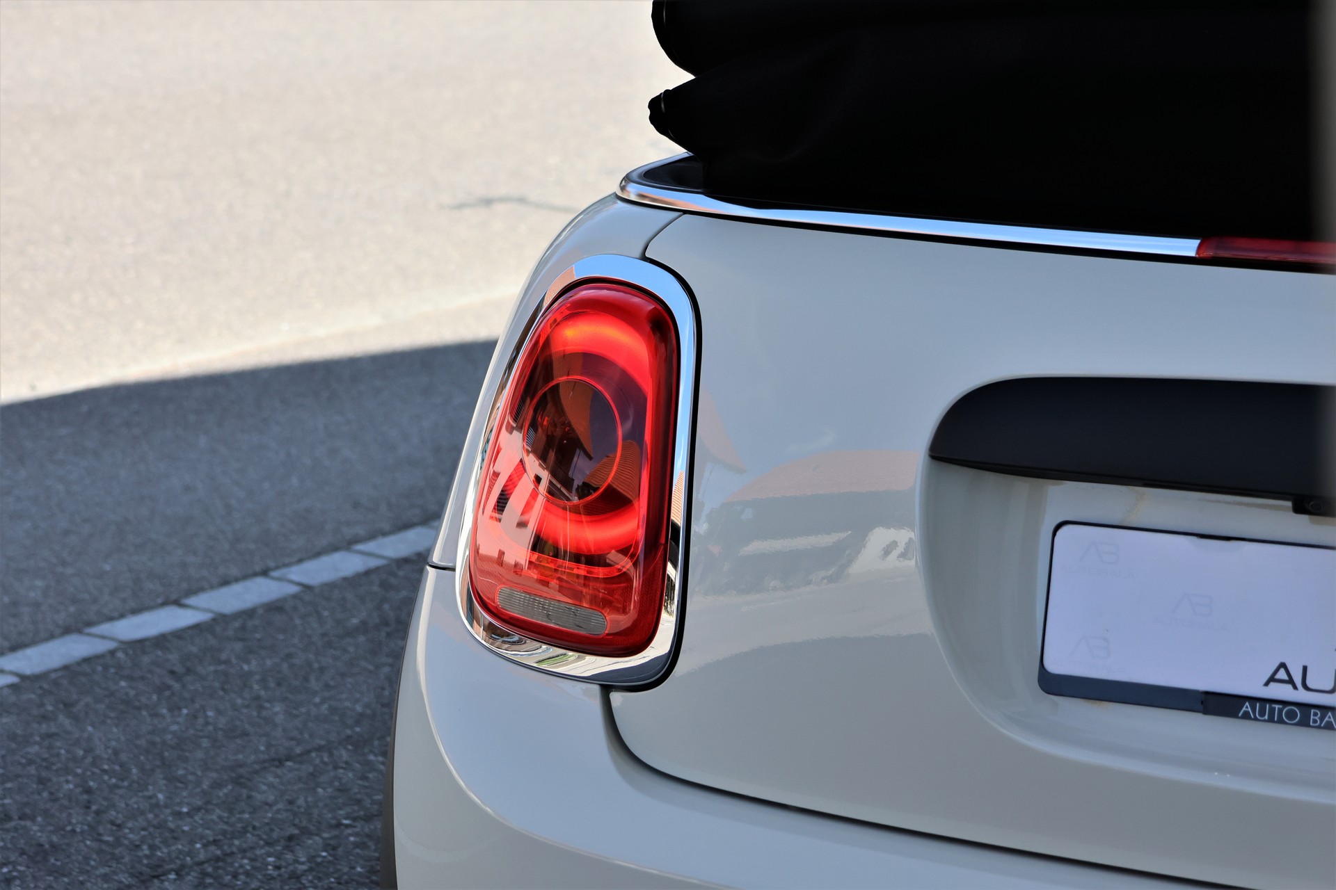 MINI One Cabriolet (CH)-image-8