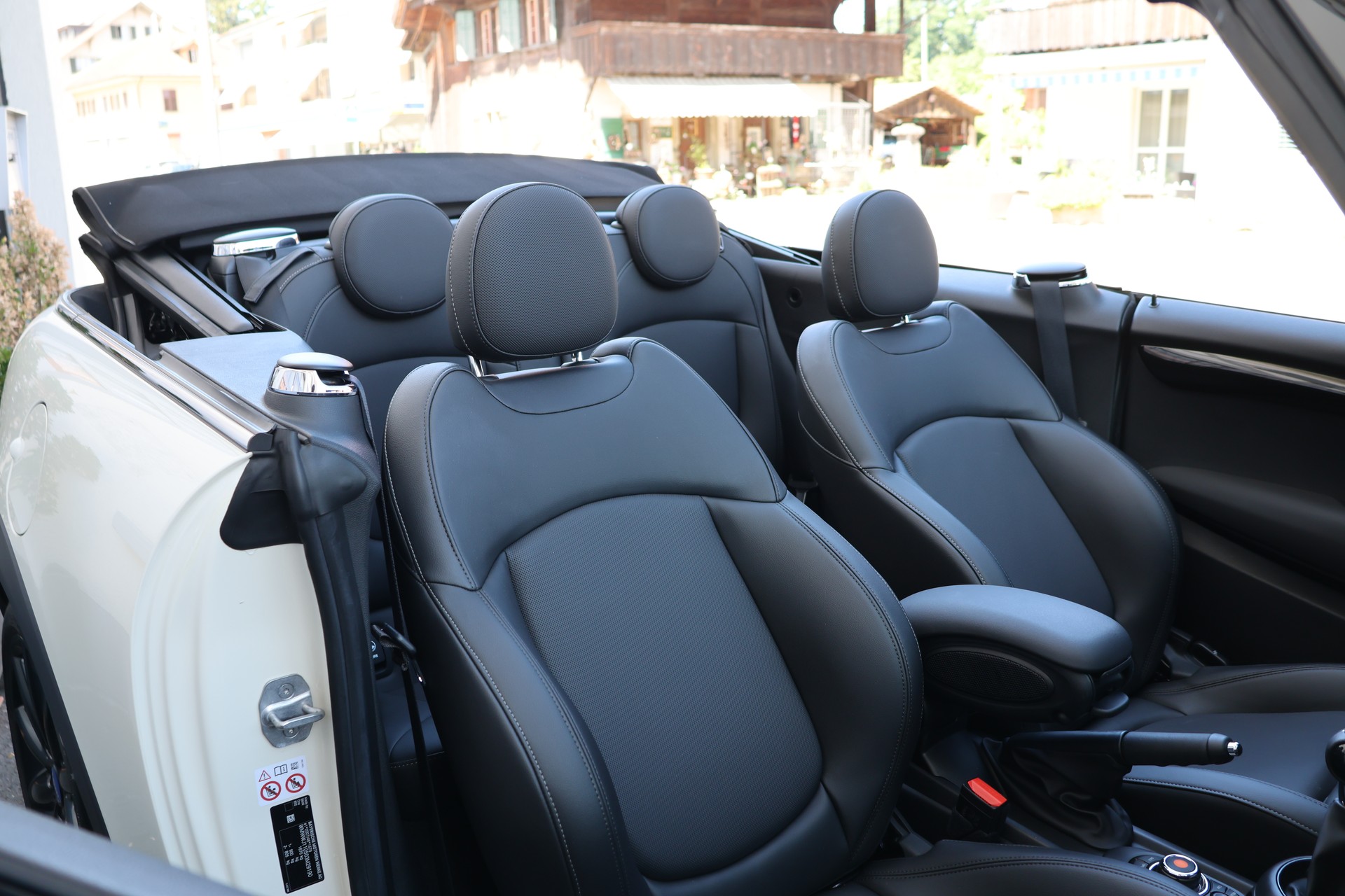MINI One Cabriolet (CH)-image-20
